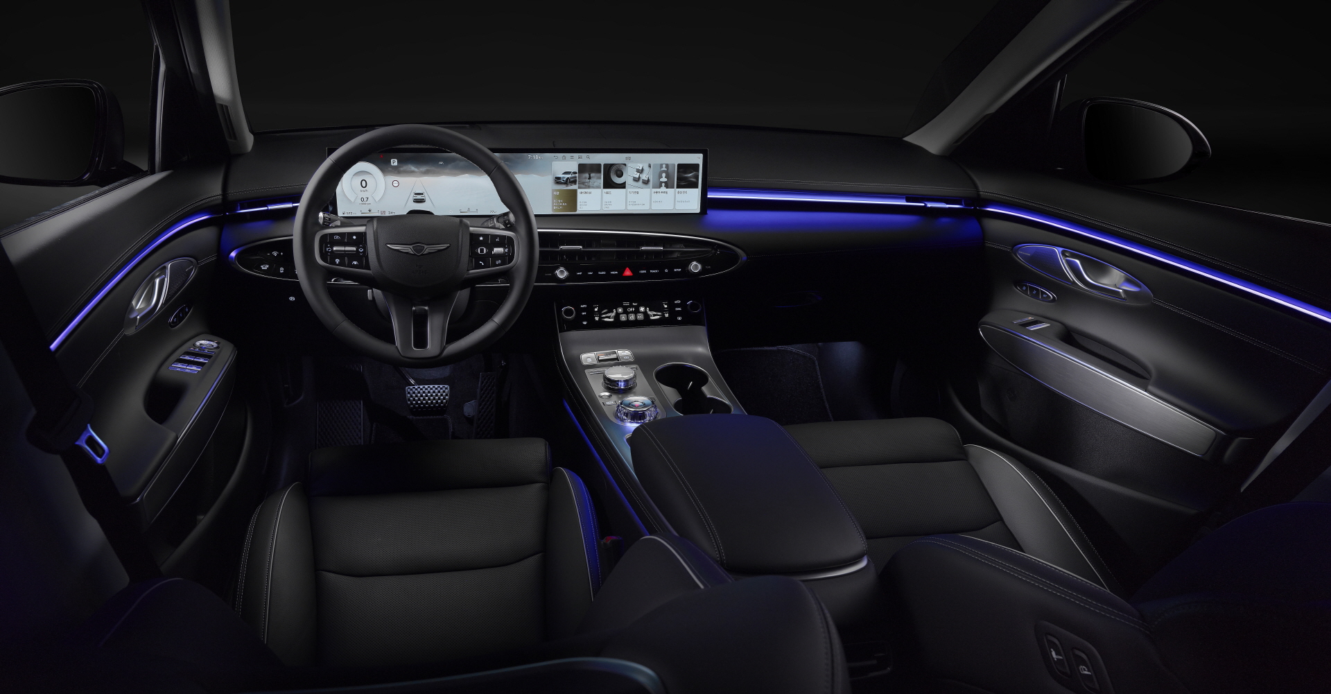 Sleek and modern throughout, #GenesisGV70 delivers dynamic yet elegant atmosphere.