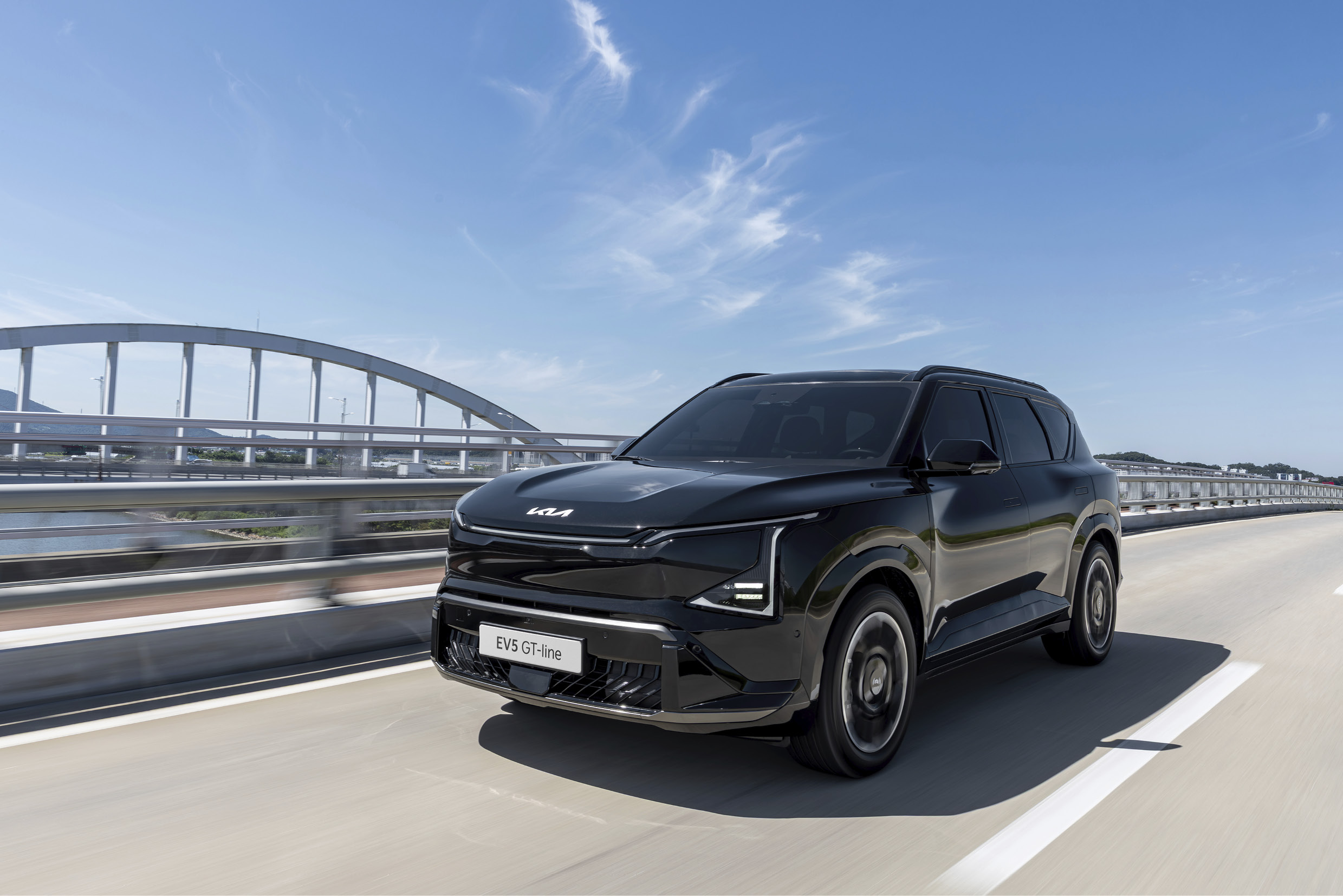 기아 EV5 전측면