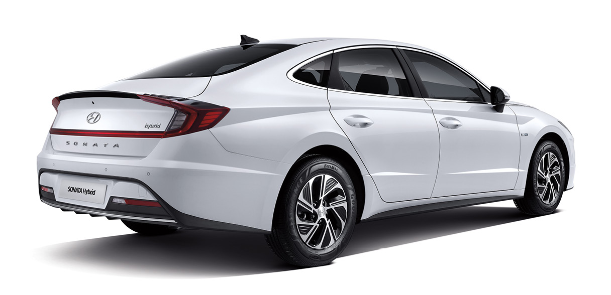 8세대 쏘나타 후측면 모습