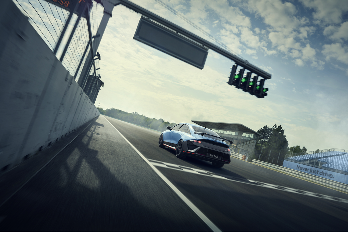 현대자동차 아이오닉 6 N의 모습