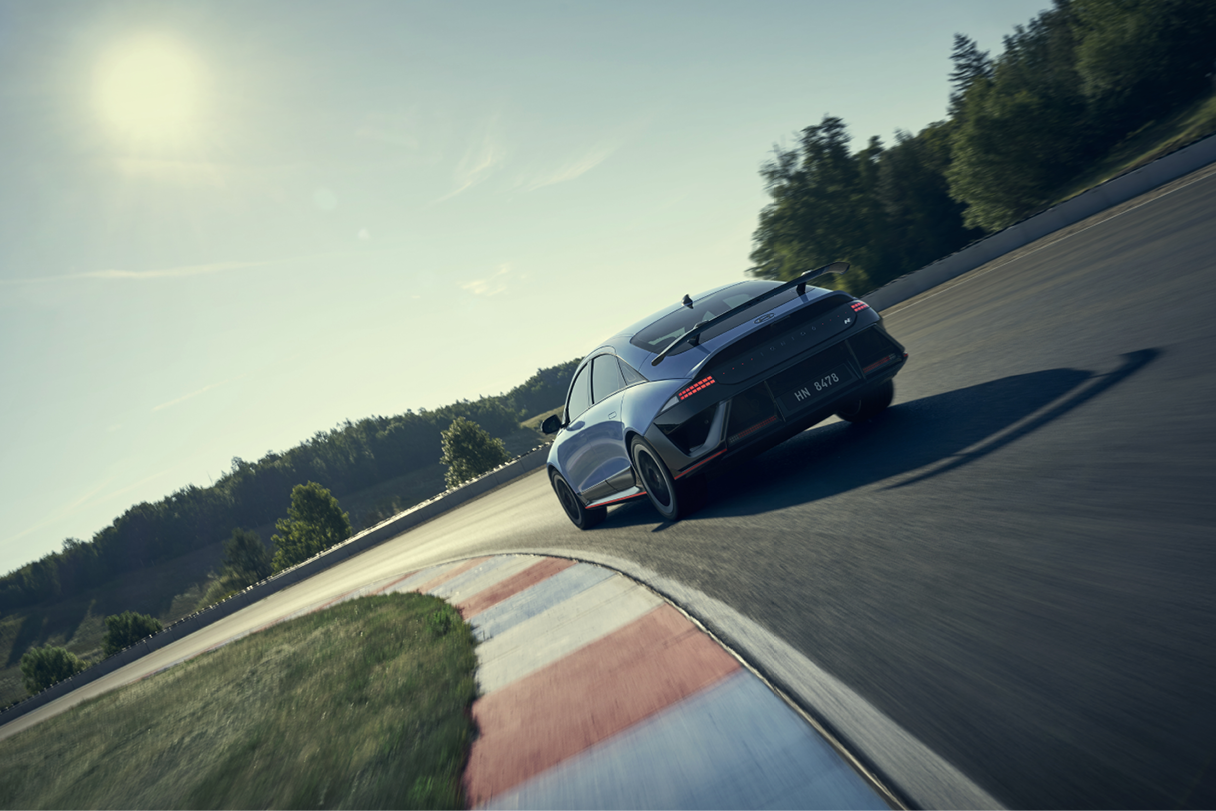 현대자동차 아이오닉 6 N의 모습