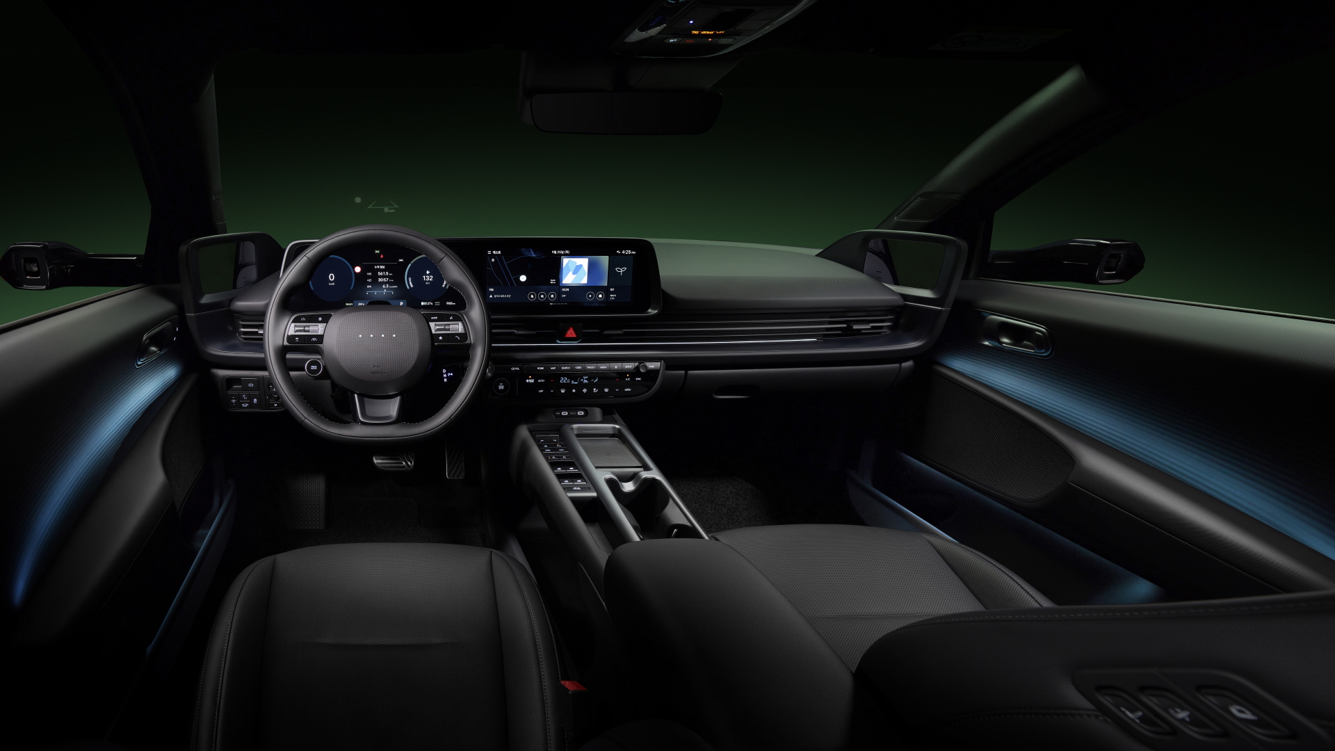 빛으로 완성한 존재감, 더 뉴 아이오닉 6. 어둠 속에서도 정제된 실루엣이 깊이를 더하다.