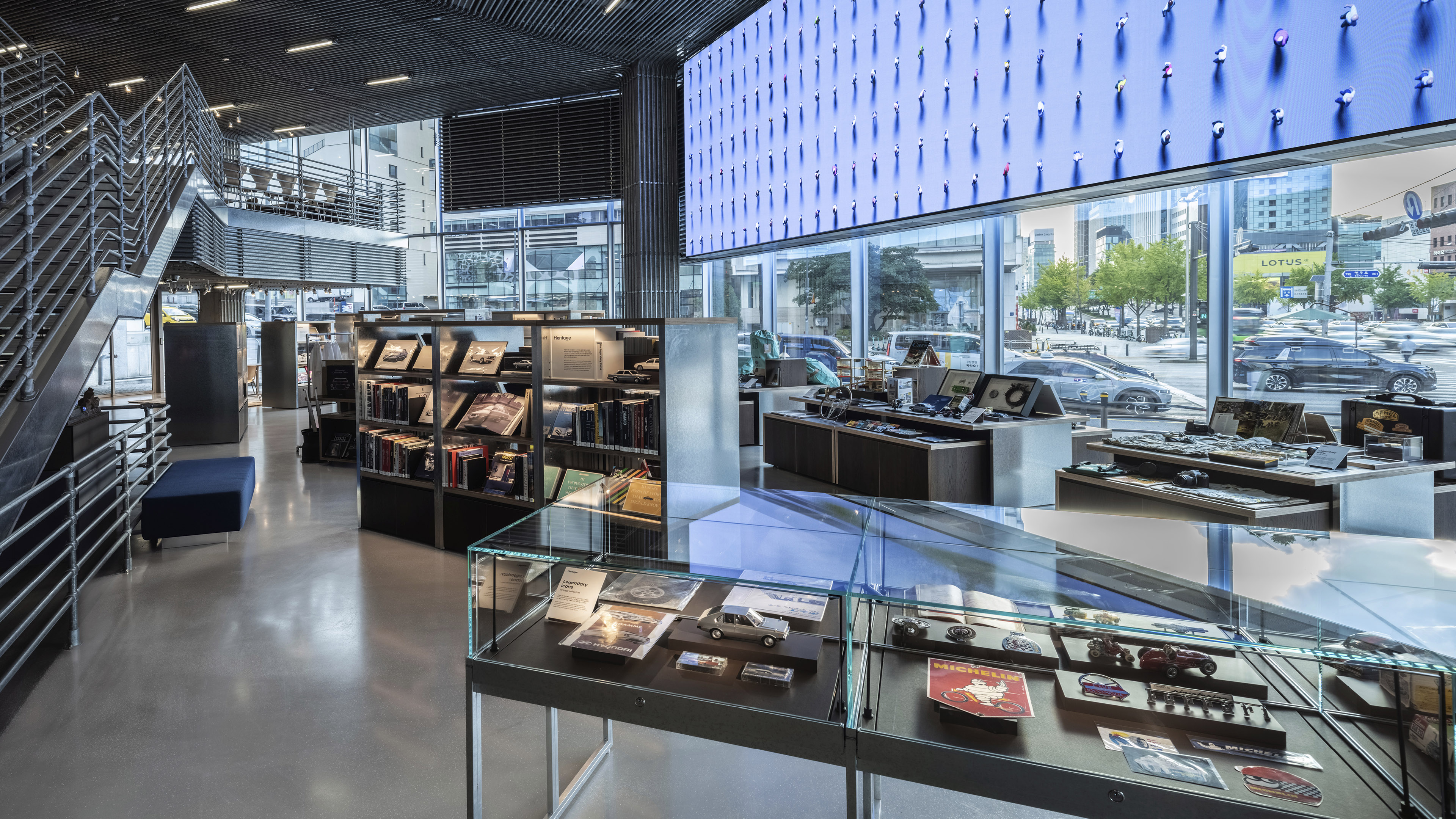 현대모터스튜디오 서울 실내 전경