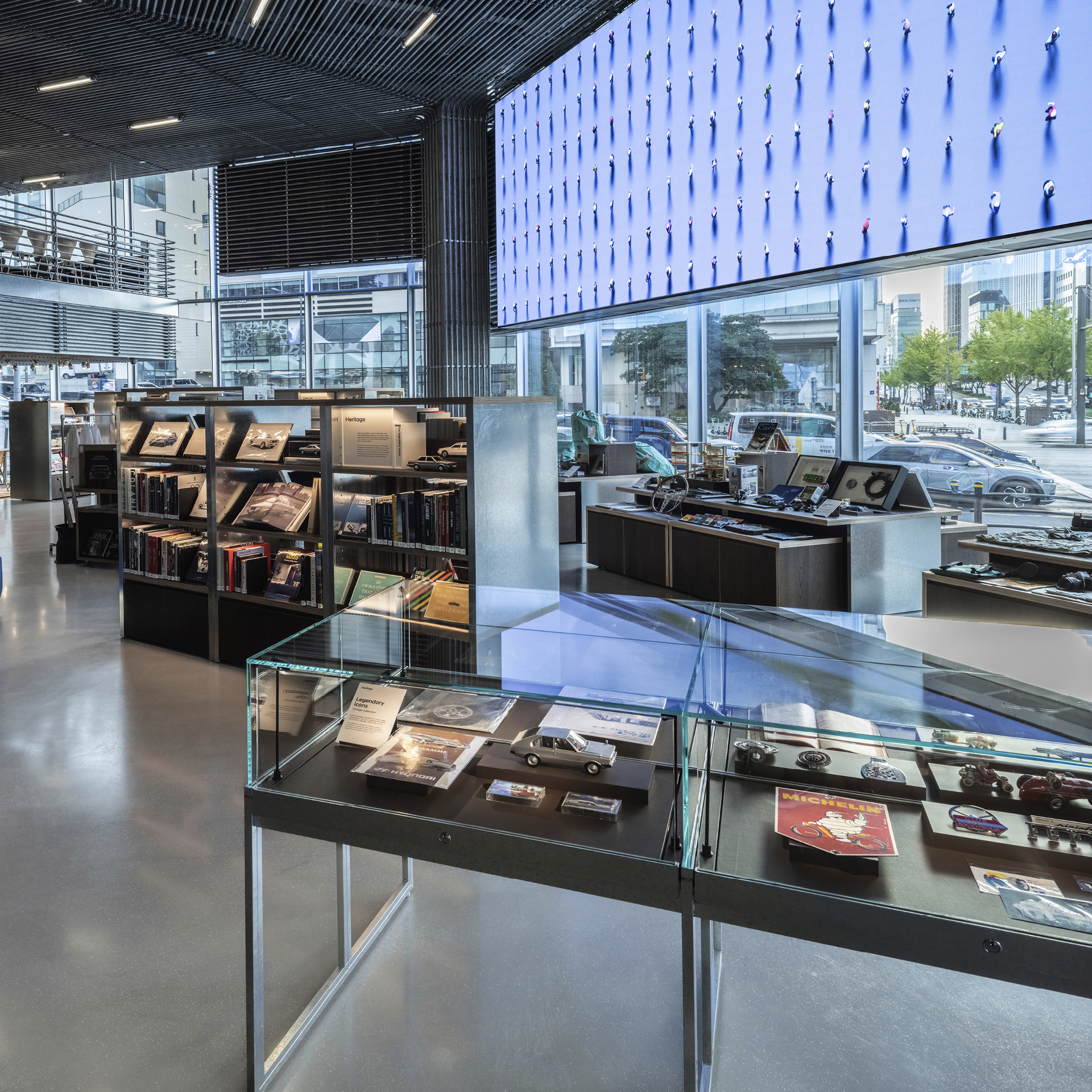 현대모터스튜디오 서울 실내 전경