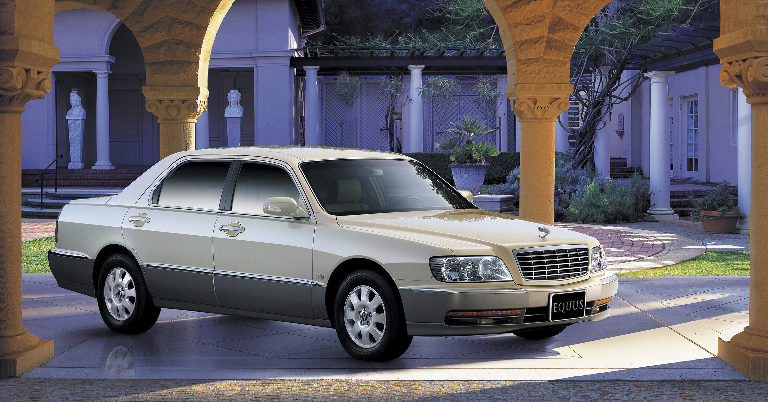 Hyundai Motor's Equus Limousine, who served as a protocol car at the 2000 Seoul Asia-Europe Summit