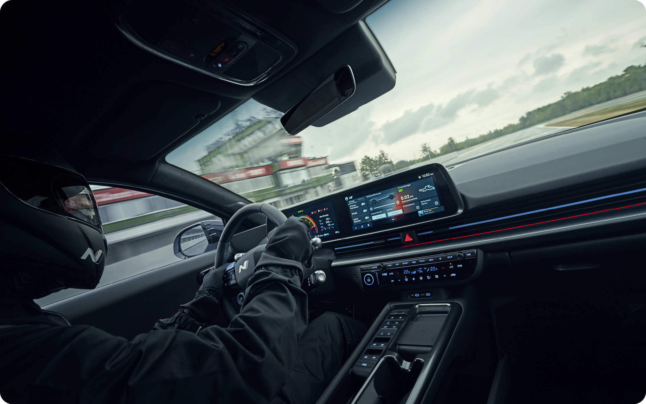 아이오닉 6 N 운전 모습