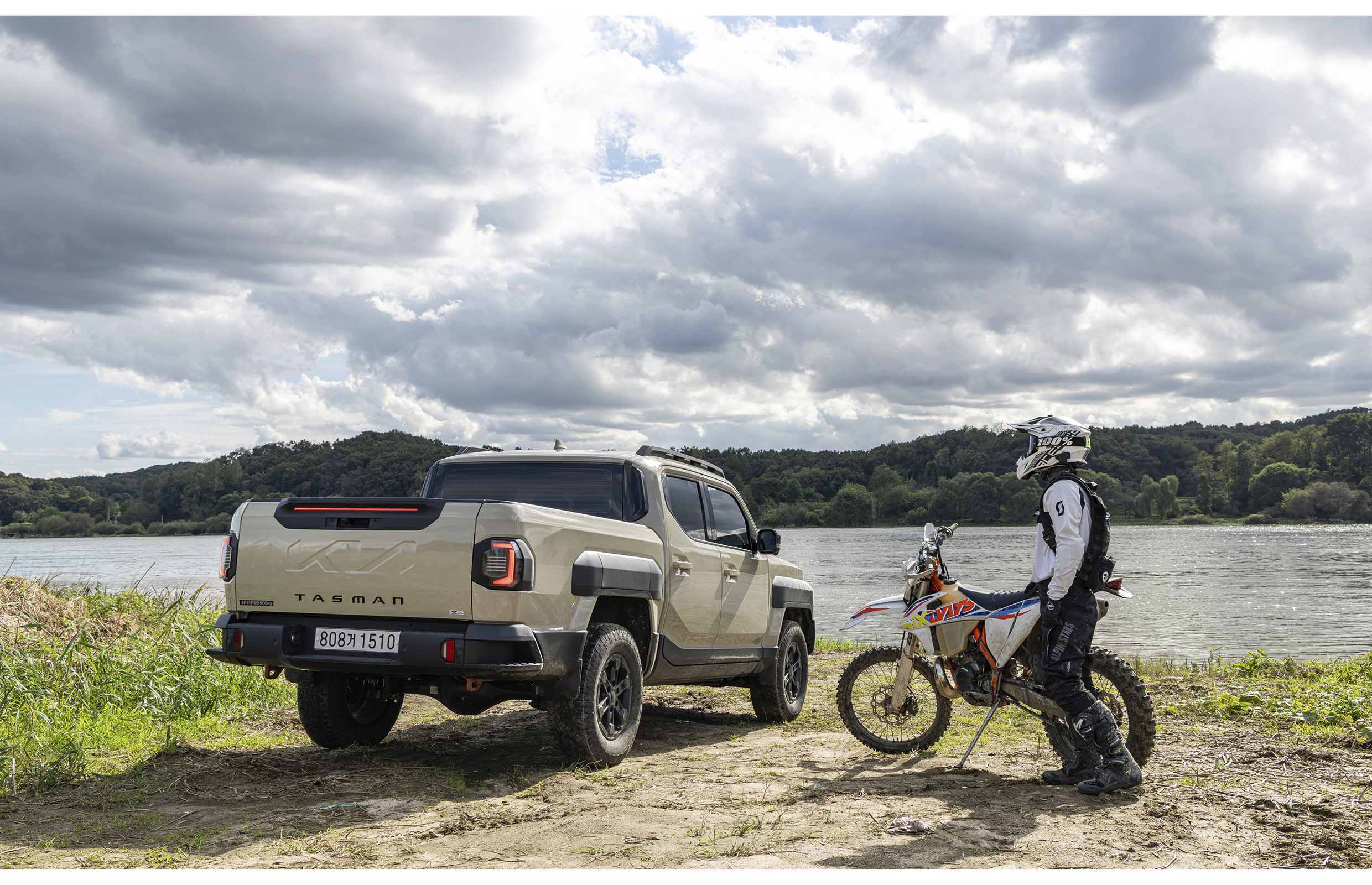 타스만과 산악 바이크의 모습