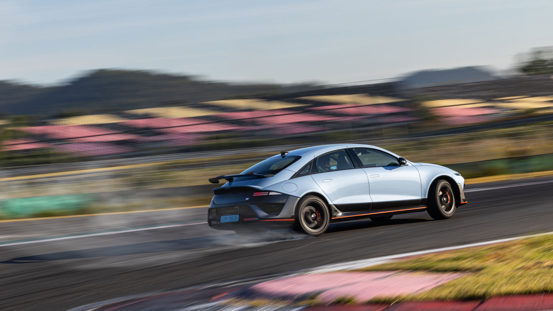 Hyundai N Redefines High-Performance EV Driving Experience with IONIQ 6 N (1)