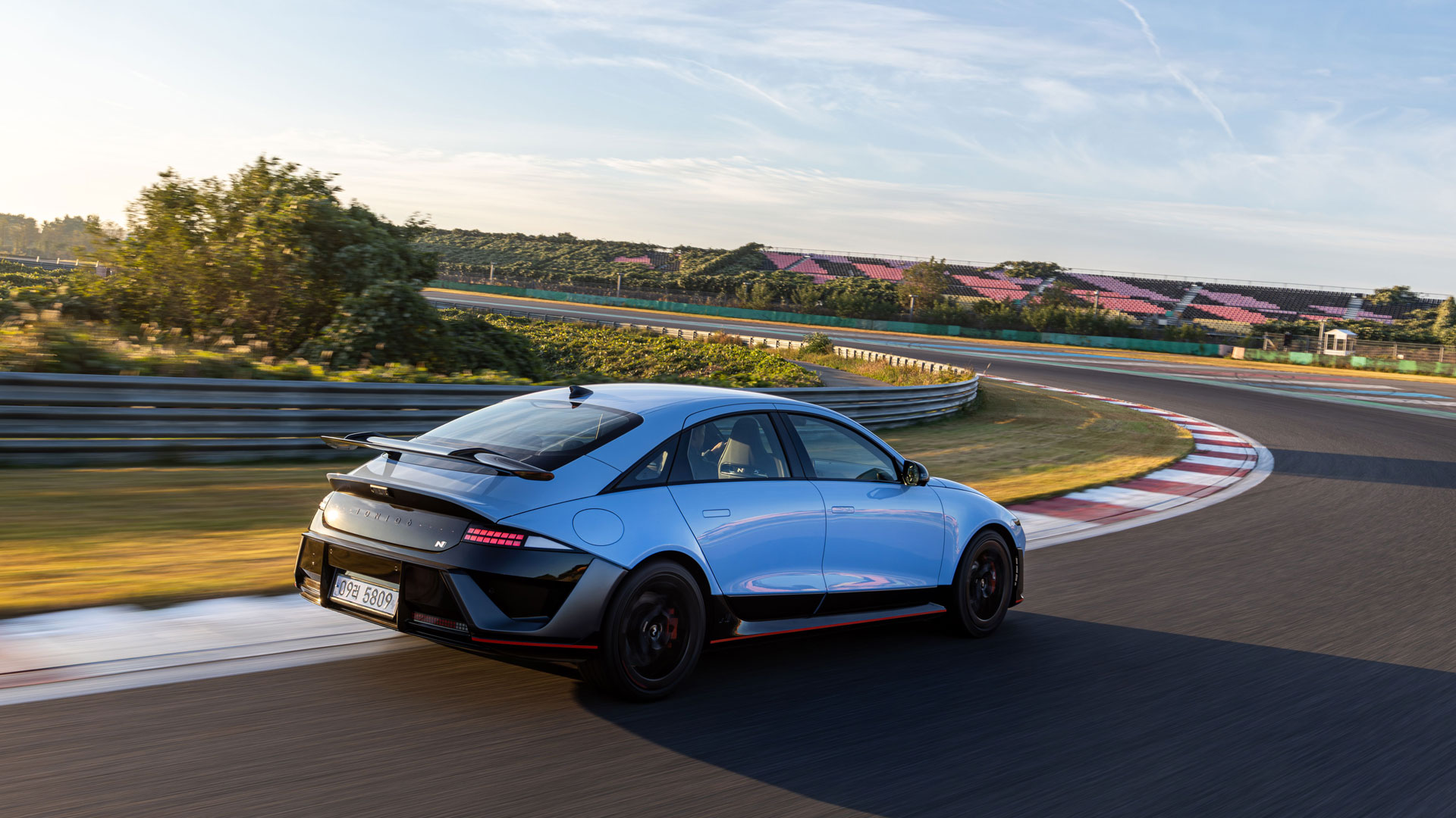 Hyundai N Redefines High-Performance EV Driving Experience with IONIQ 6 N (4)
