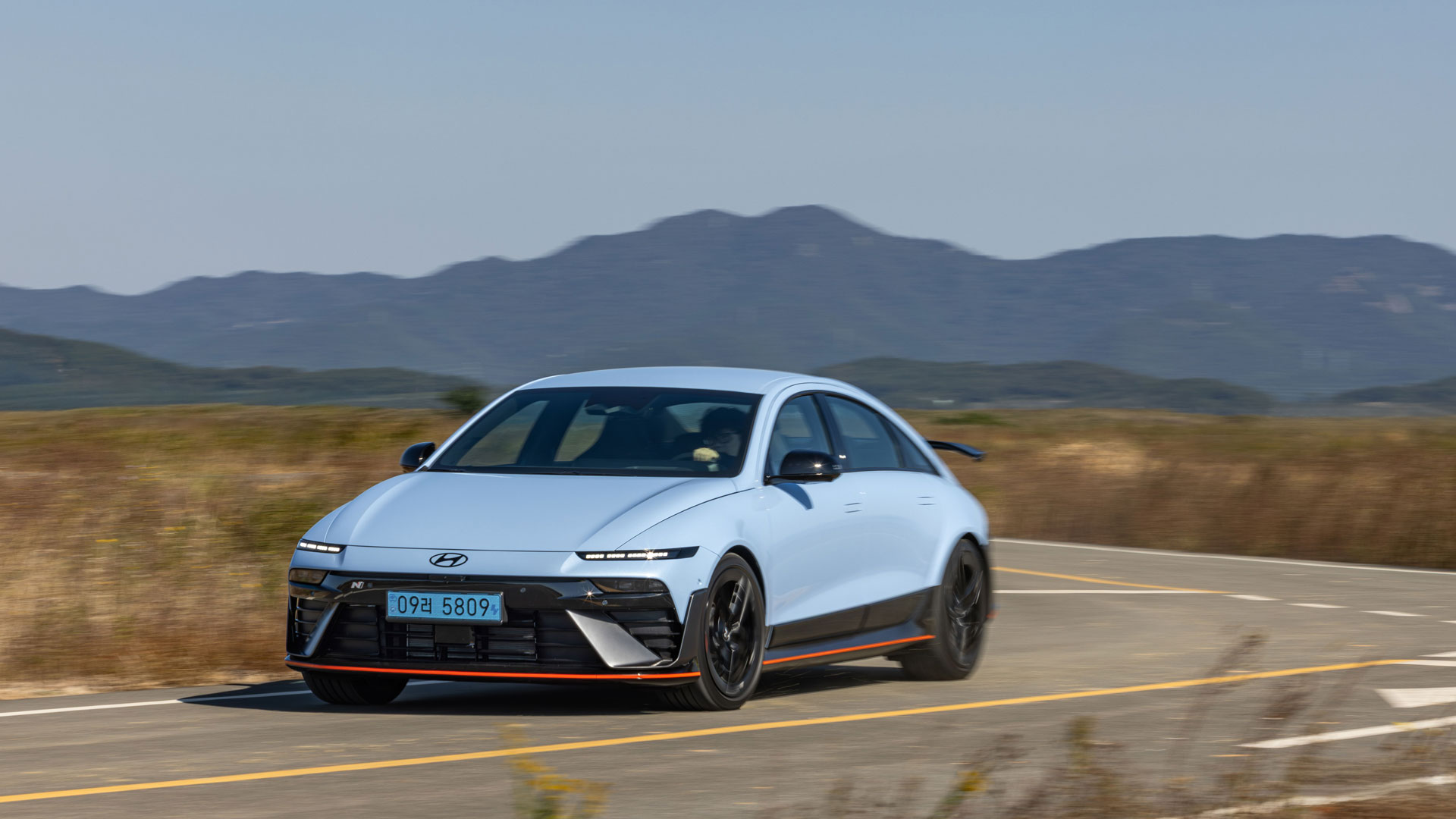 Hyundai N Redefines High-Performance EV Driving Experience with IONIQ 6 N (5)