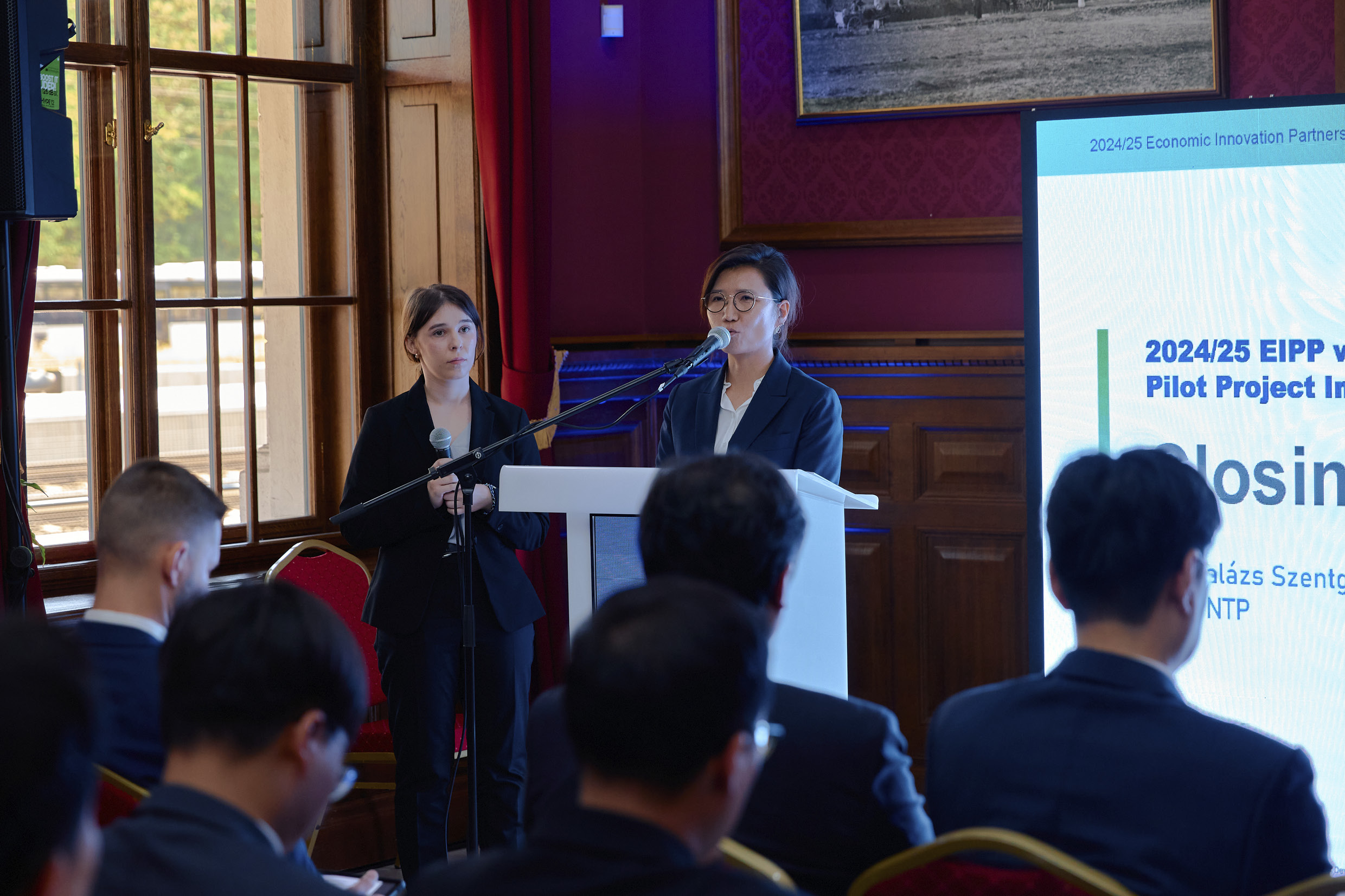 개통식에서 발표 중인 현대차 모빌리티사업실 김수영 상무