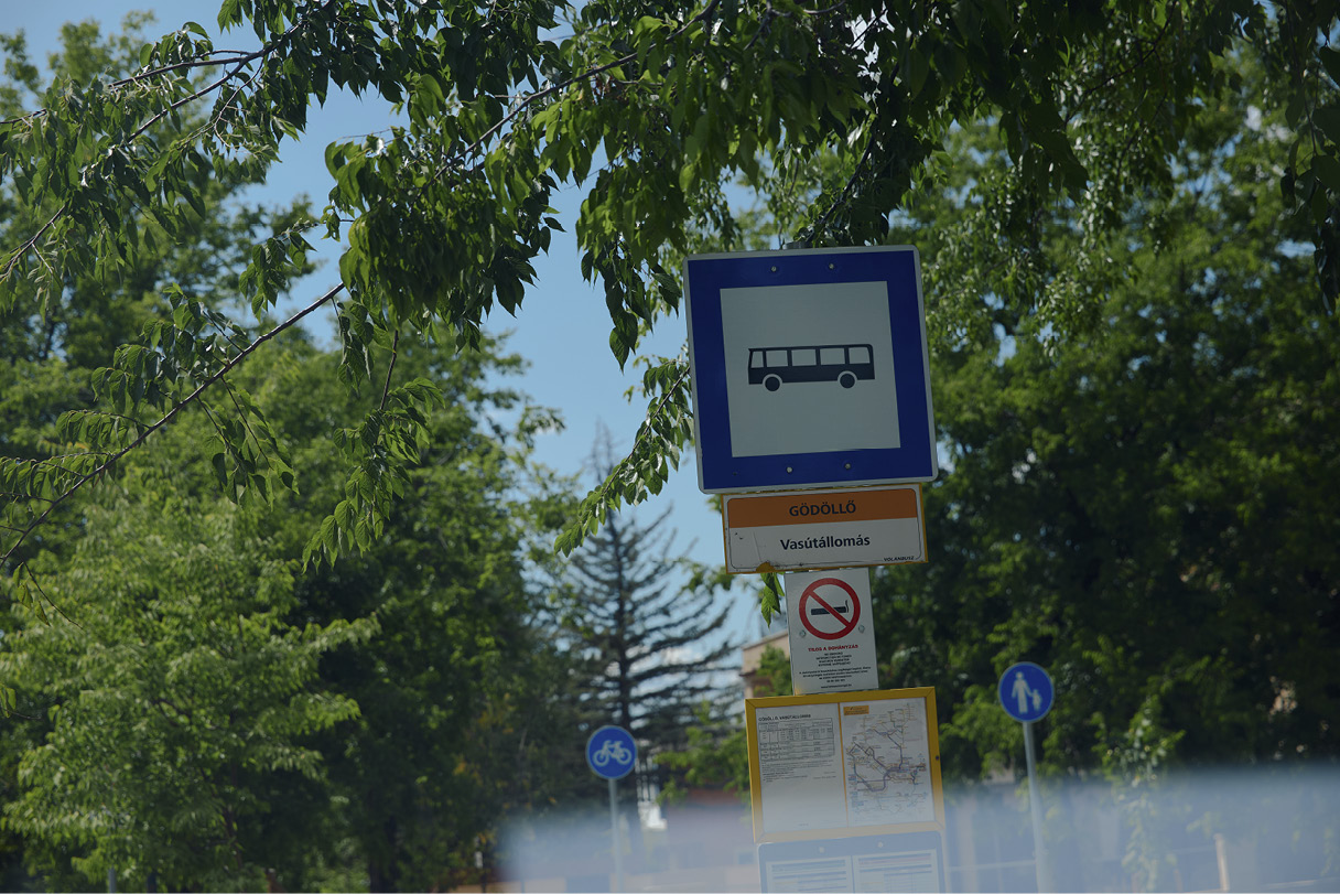 헝가리 괴될뢰시의 버스 정류장