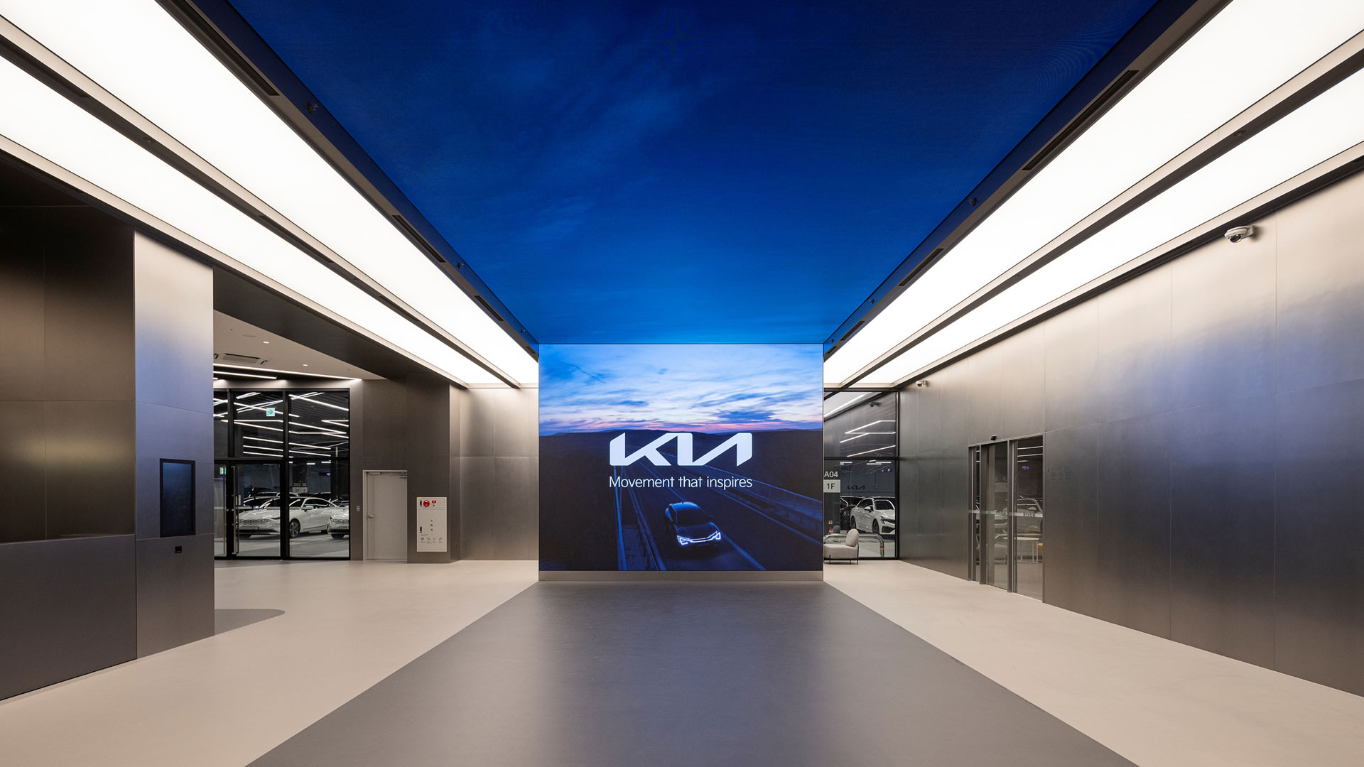 기아 인증중고차 센터 평택 직영점에 설치된 미디어월