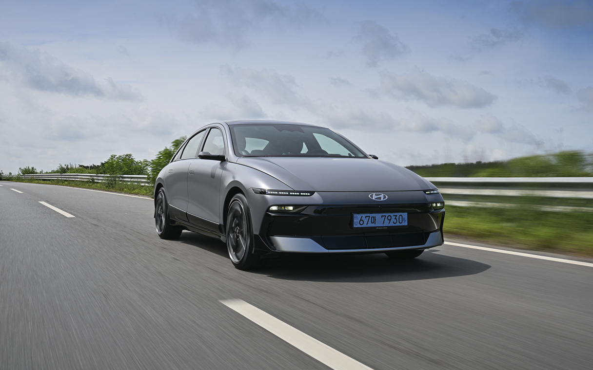 아이오닉 6의 주행 장면