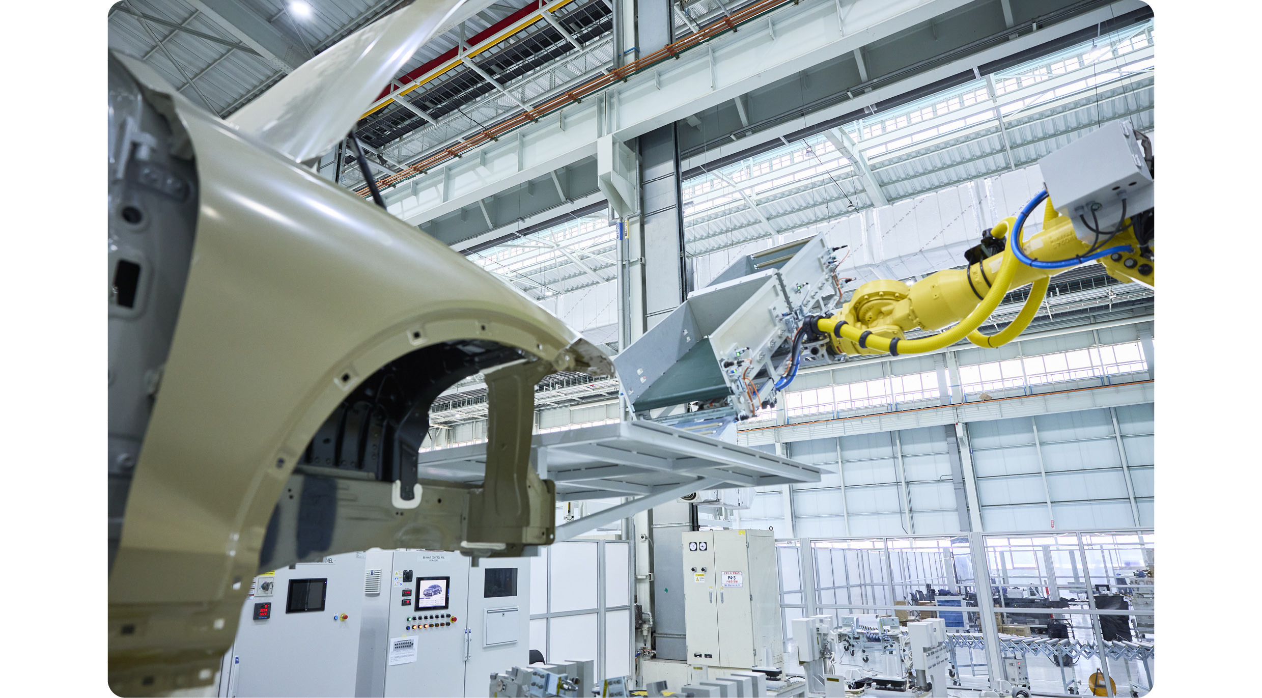 이 포레스트 내부 차량 조립 장면