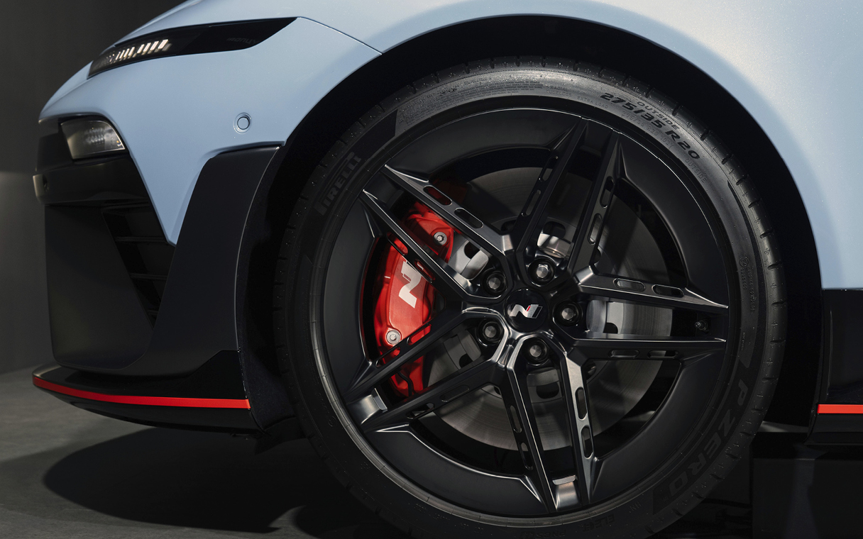 아이오닉 6 N에 탑재된 고성능 브레이크 시스템의 모습