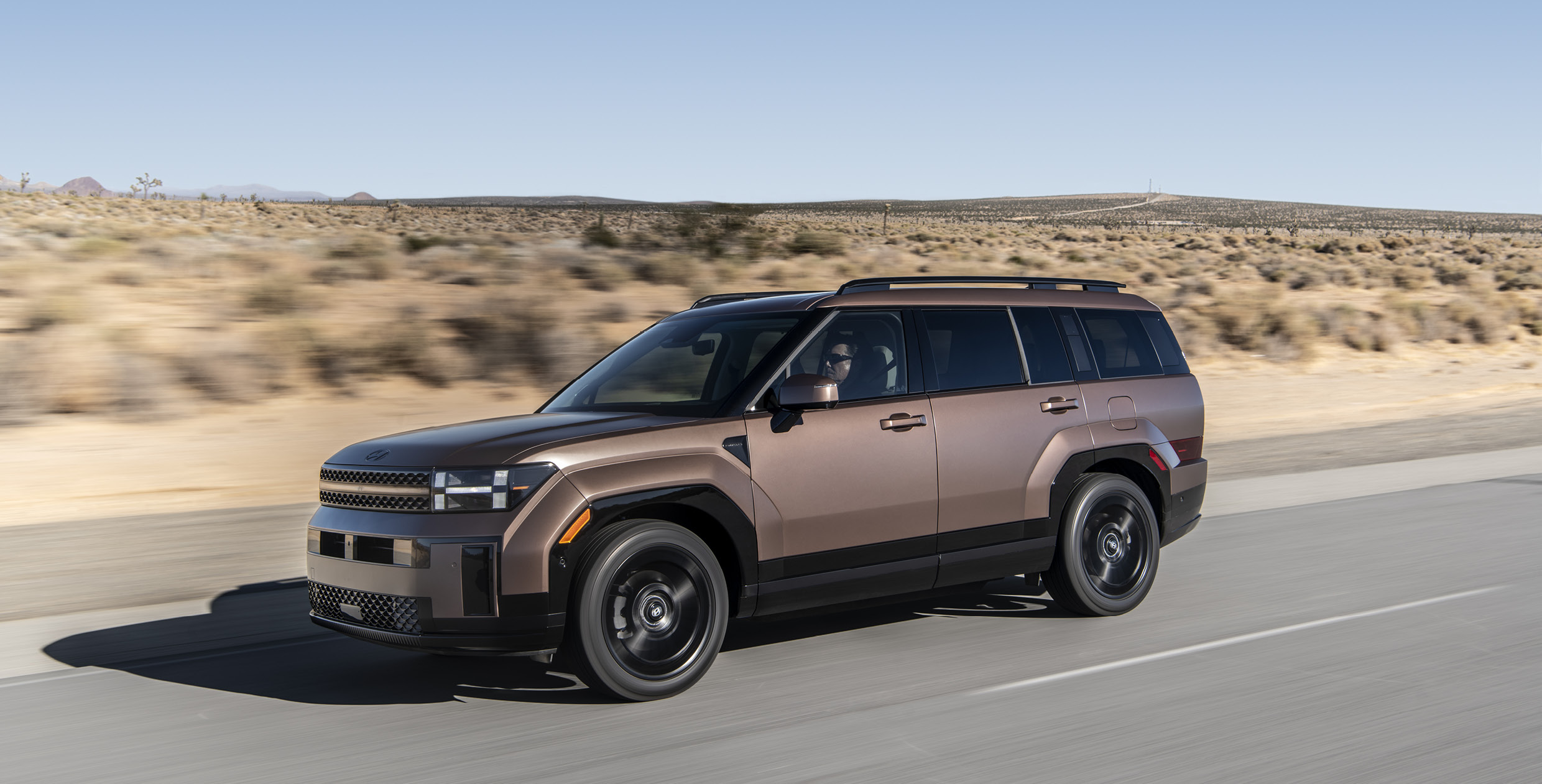 싼타페 하이브리드 주행 모습