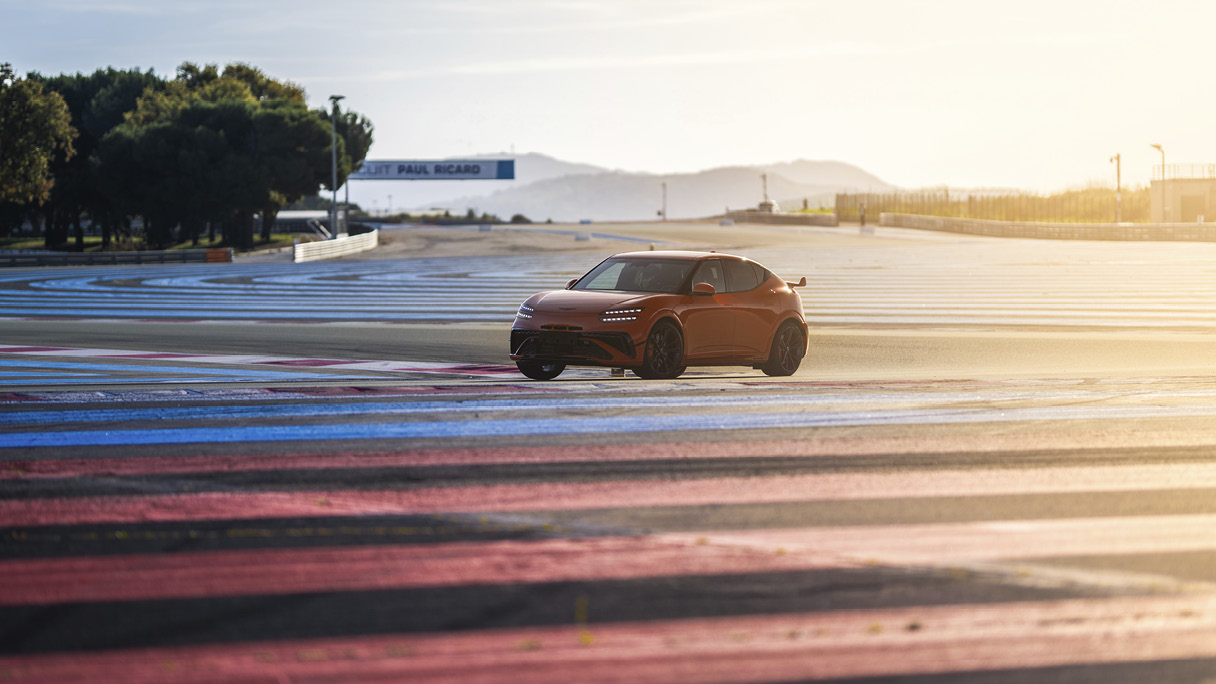 제네시스 GV60 마그마의 모습