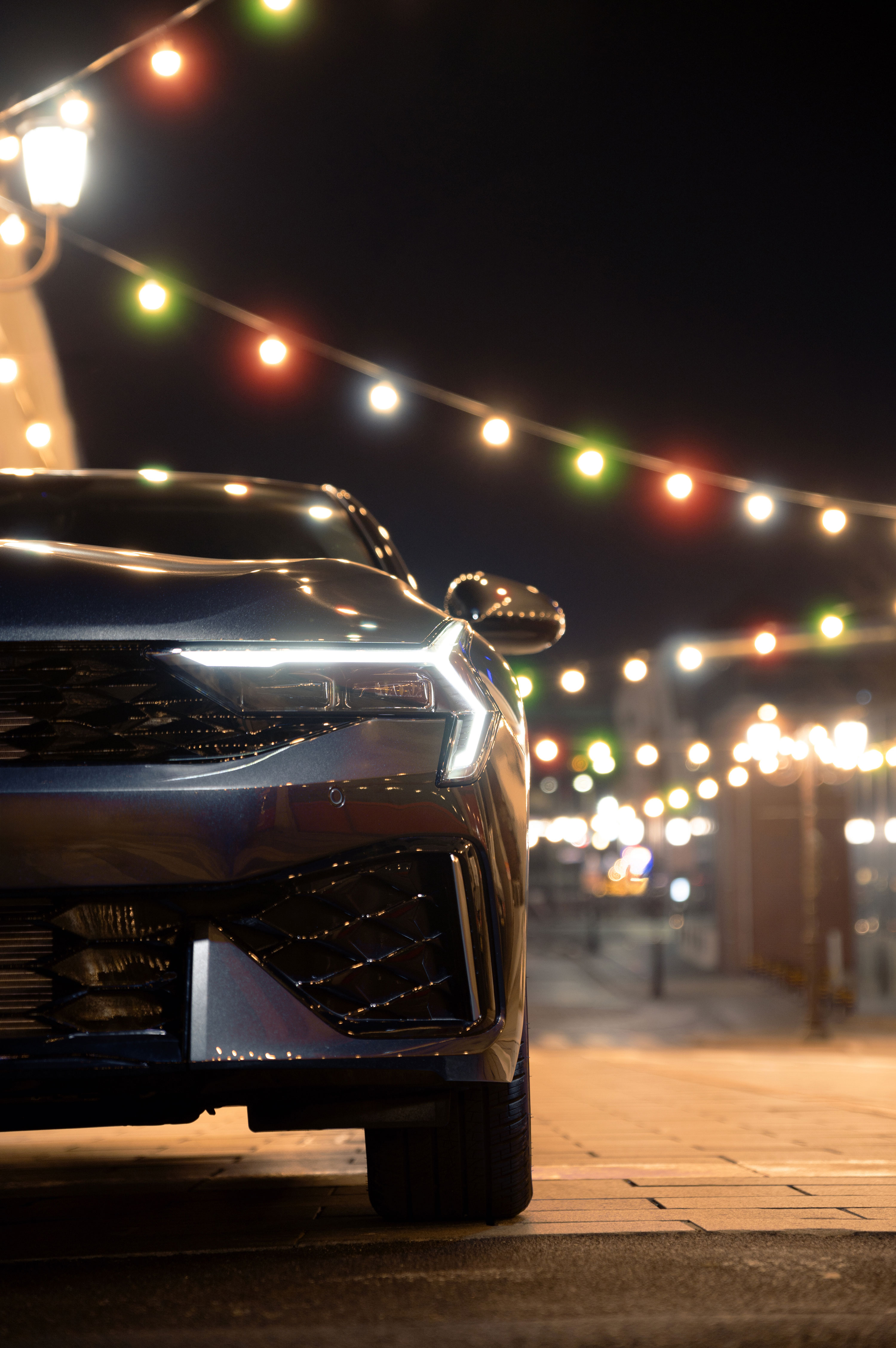 Bask in holiday spirit and let the festivities begin. Merry Christmas with Kia K5 (2)
