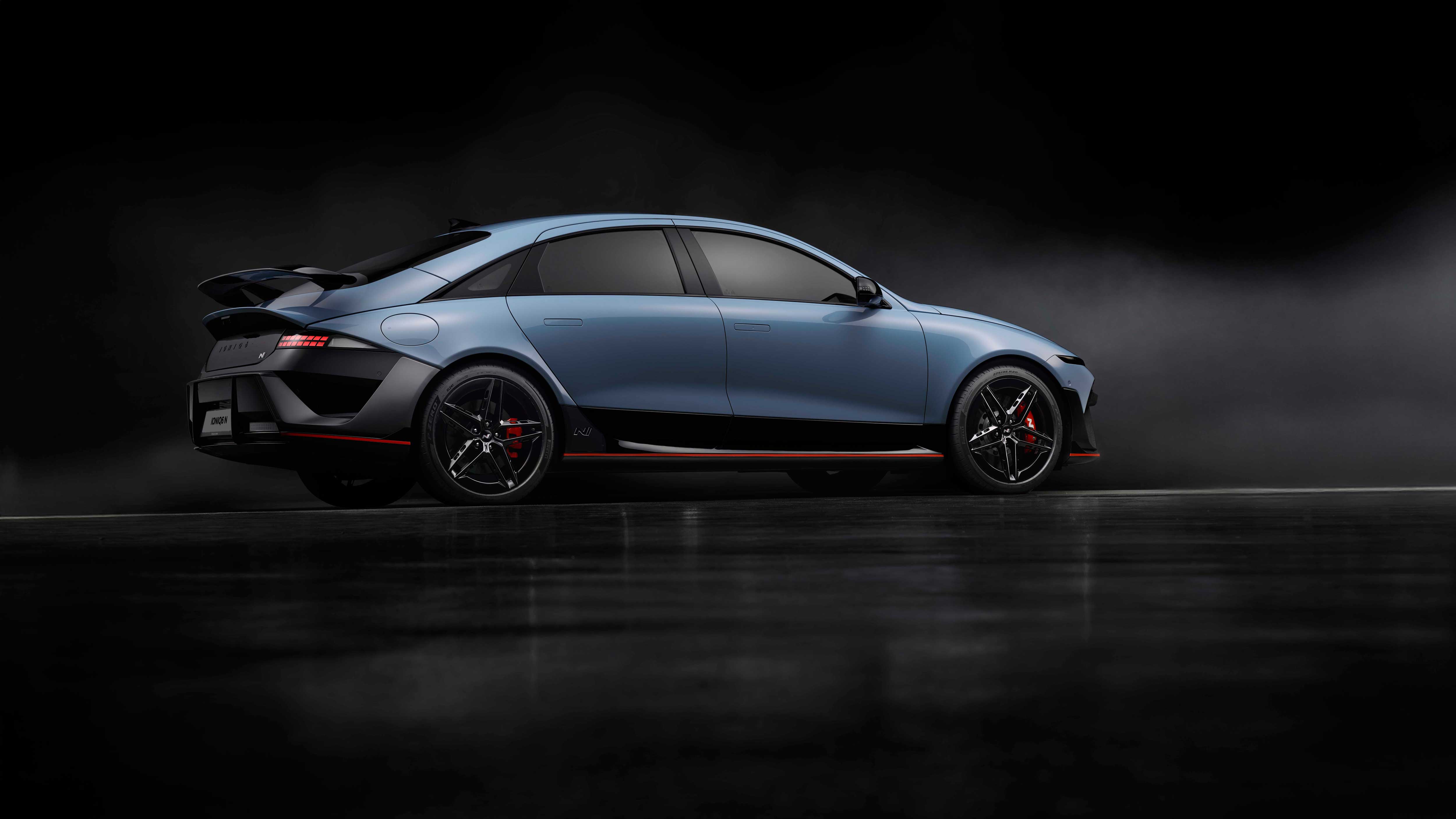 아이오닉 6 N 측면