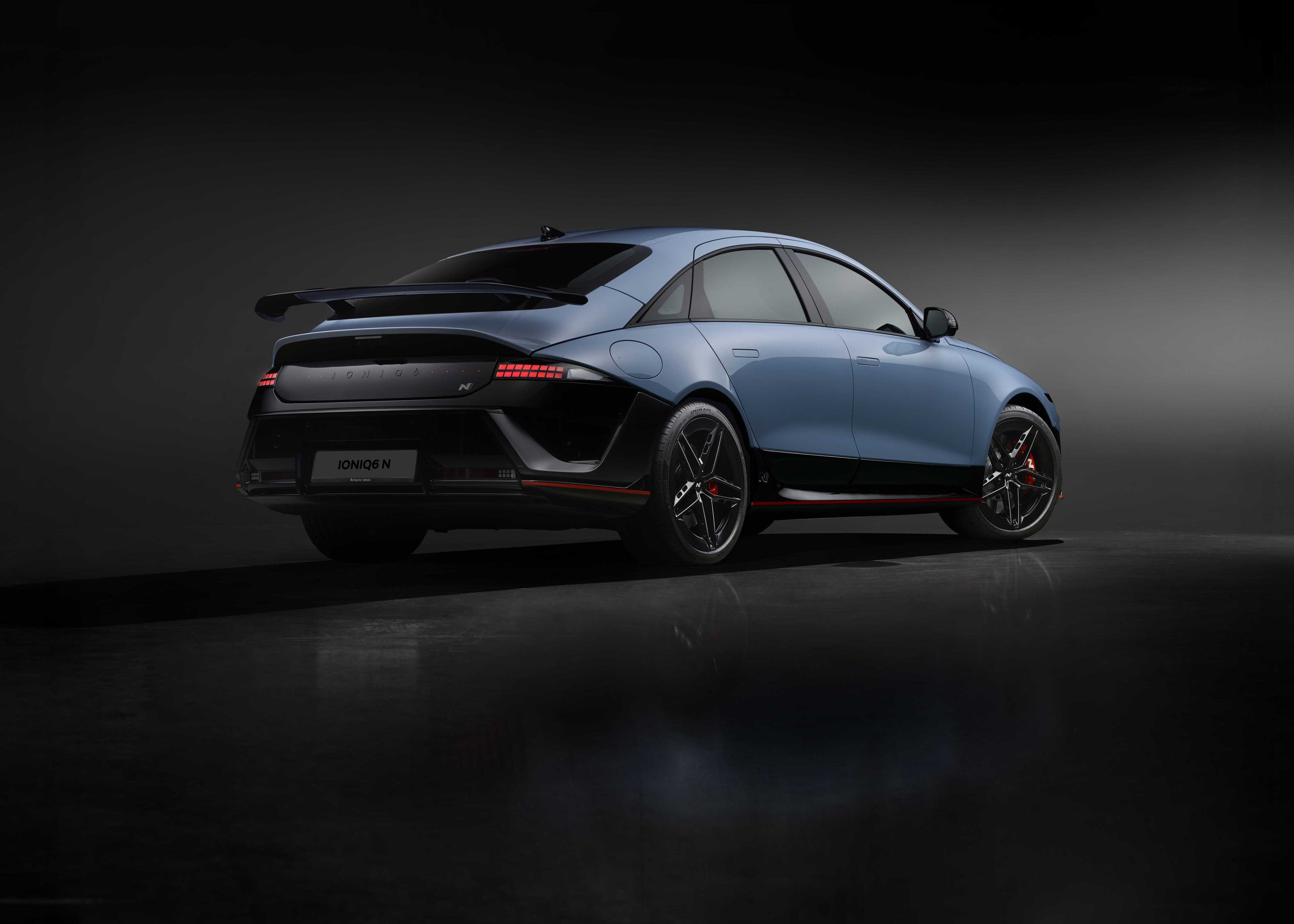 아이오닉 6 N 후측면