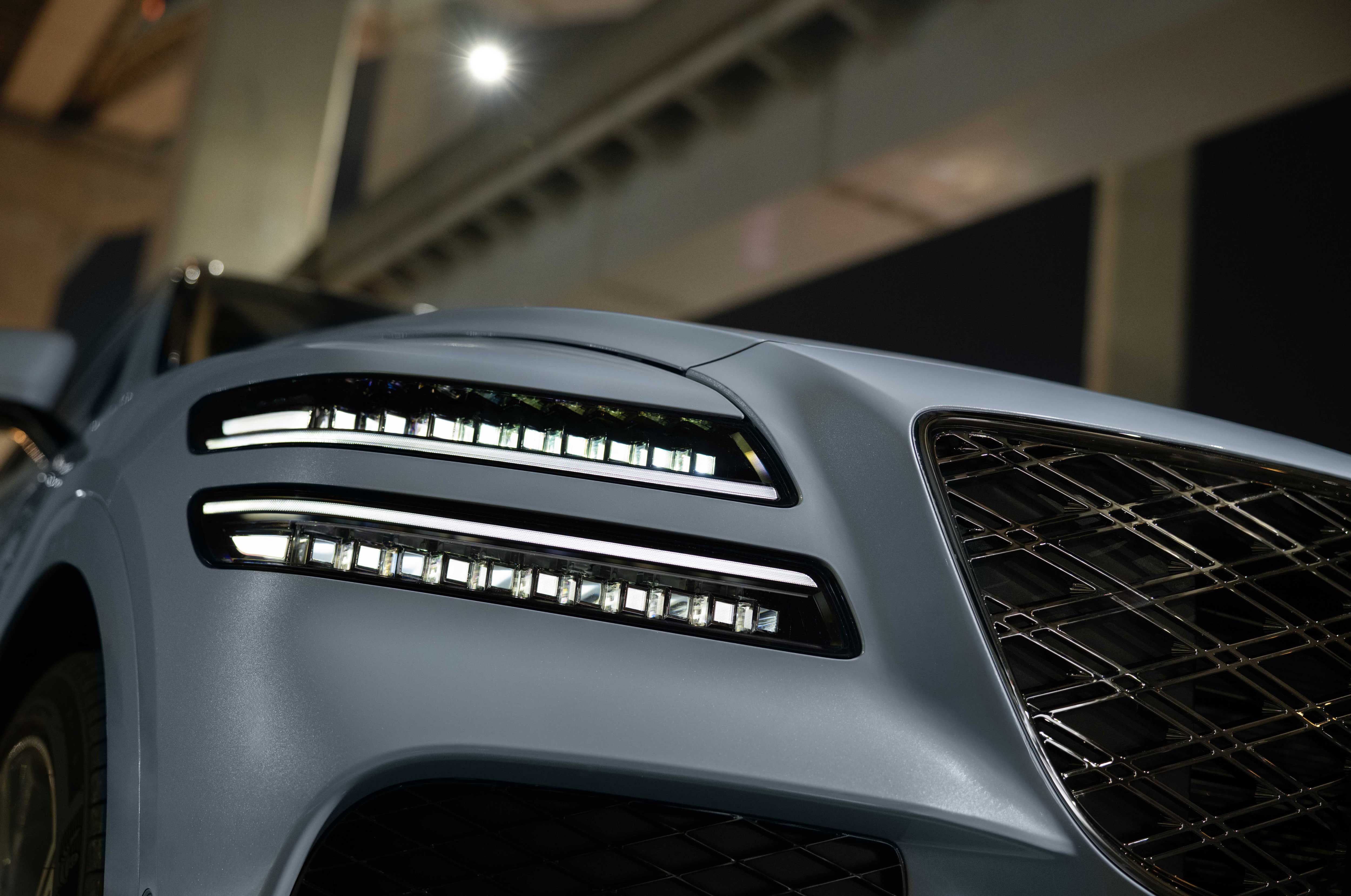 제네시스 GV80 헤드램프 확대 컷