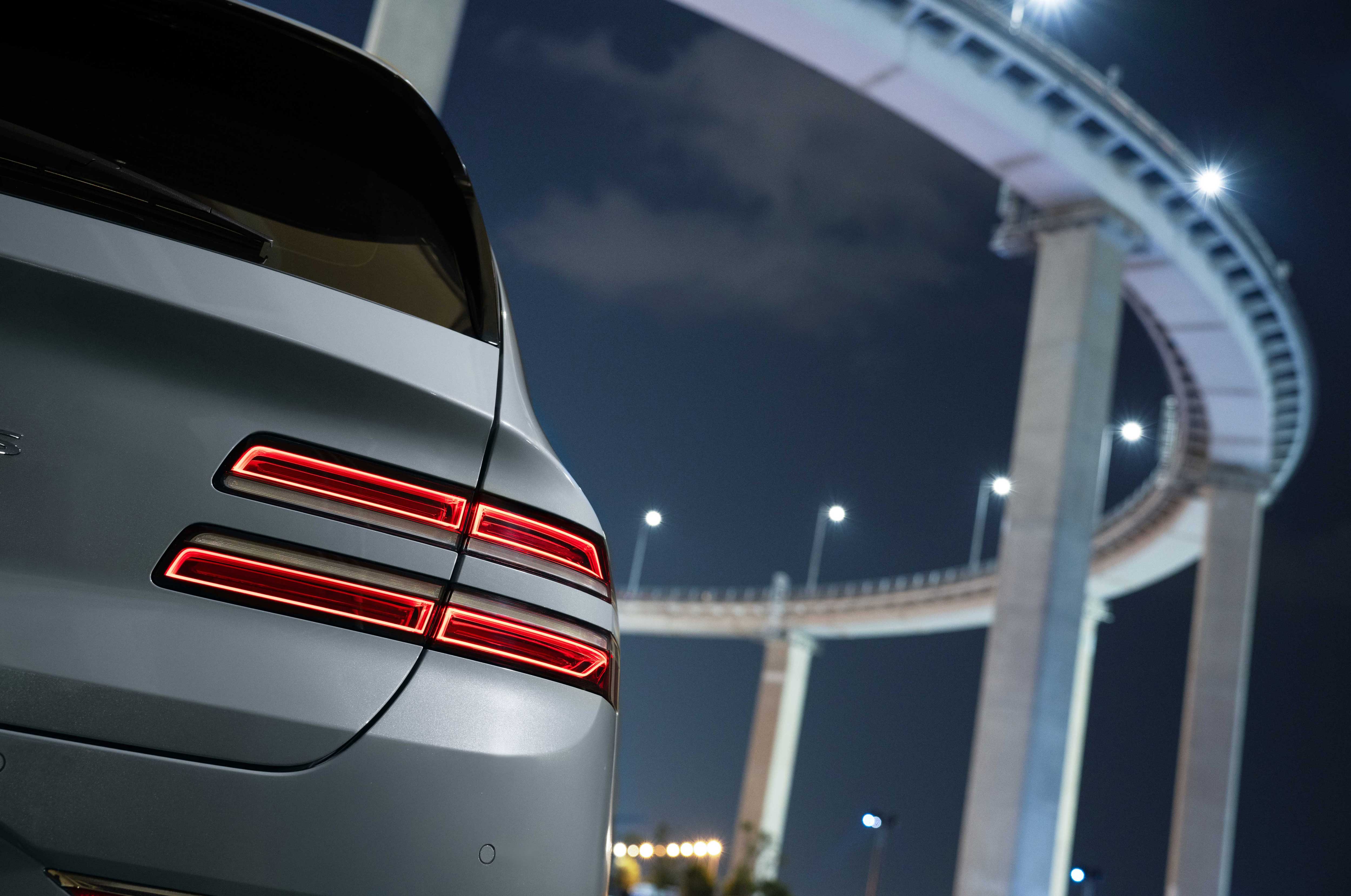 제네시스 GV80 테일램프 확대 컷