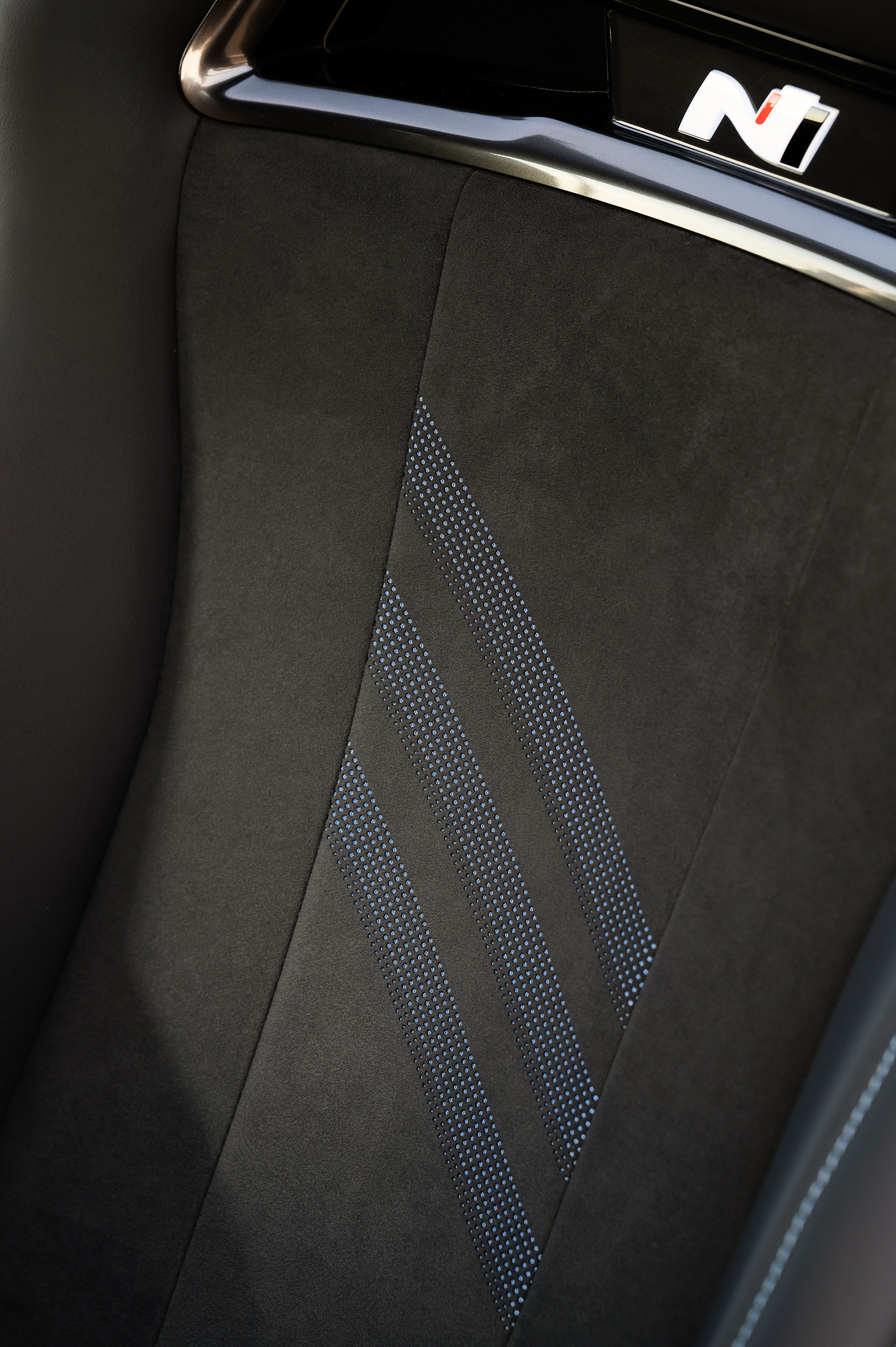 일상에 설렘을 채워주는 드라이빙의 시작 더 뉴 아반떼 N (4)