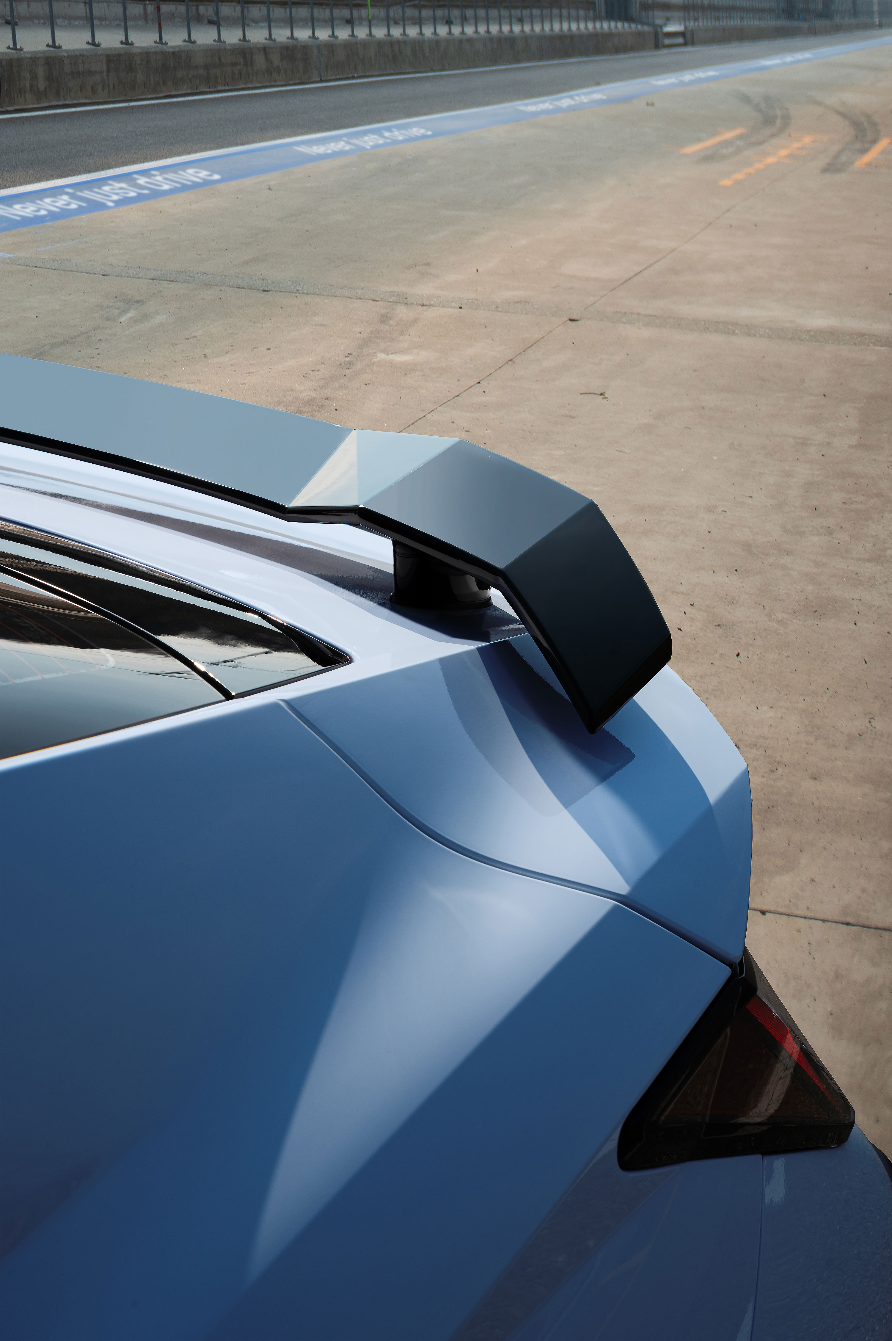 일상에 설렘을 채워주는 드라이빙의 시작 더 뉴 아반떼 N (6)