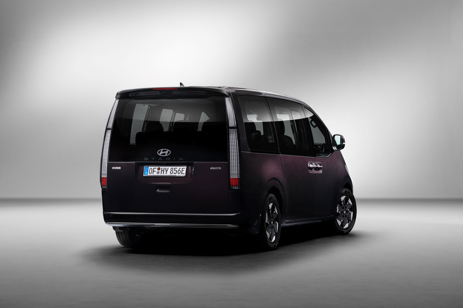 Hyundai STARIA Electric Debuts, Setting a New Standard for Spacious, Everyday Zero-Emission Mobility (1)