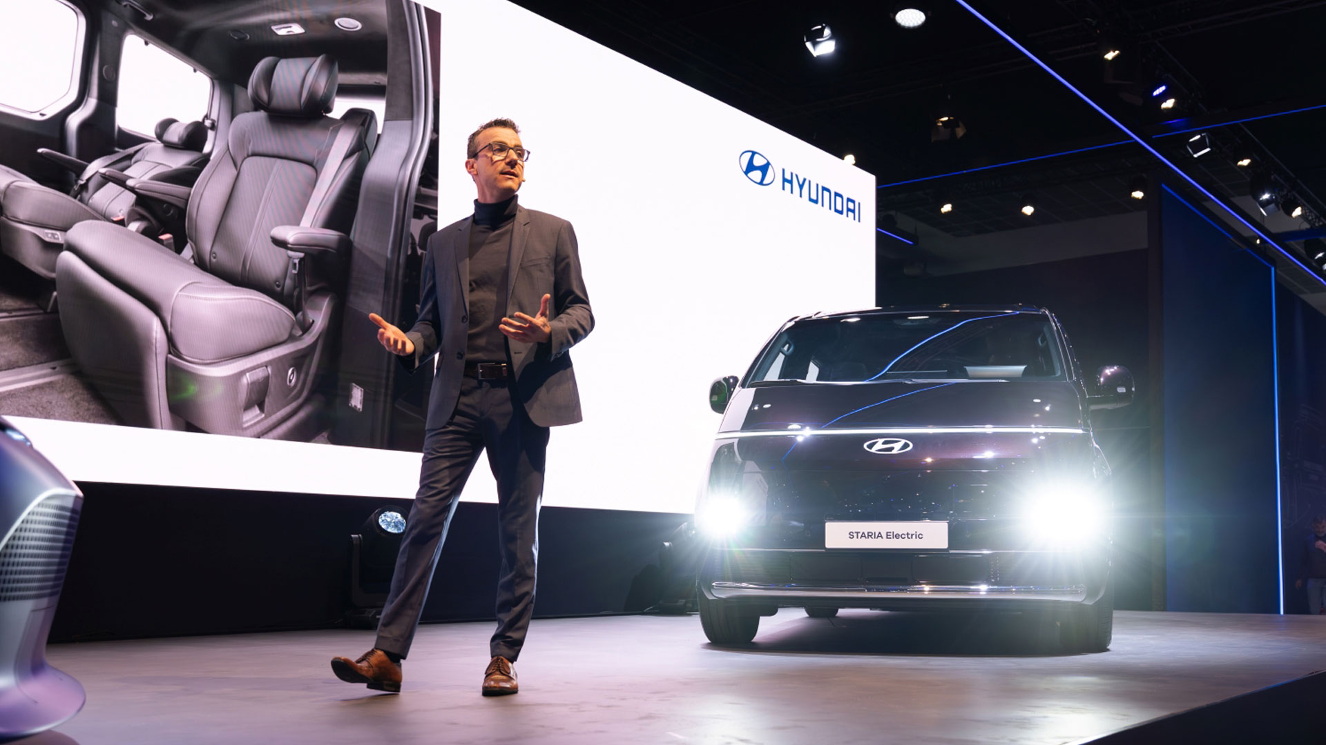 Hyundai STARIA Electric Debuts, Setting a New Standard for Spacious, Everyday Zero-Emission Mobility (5)