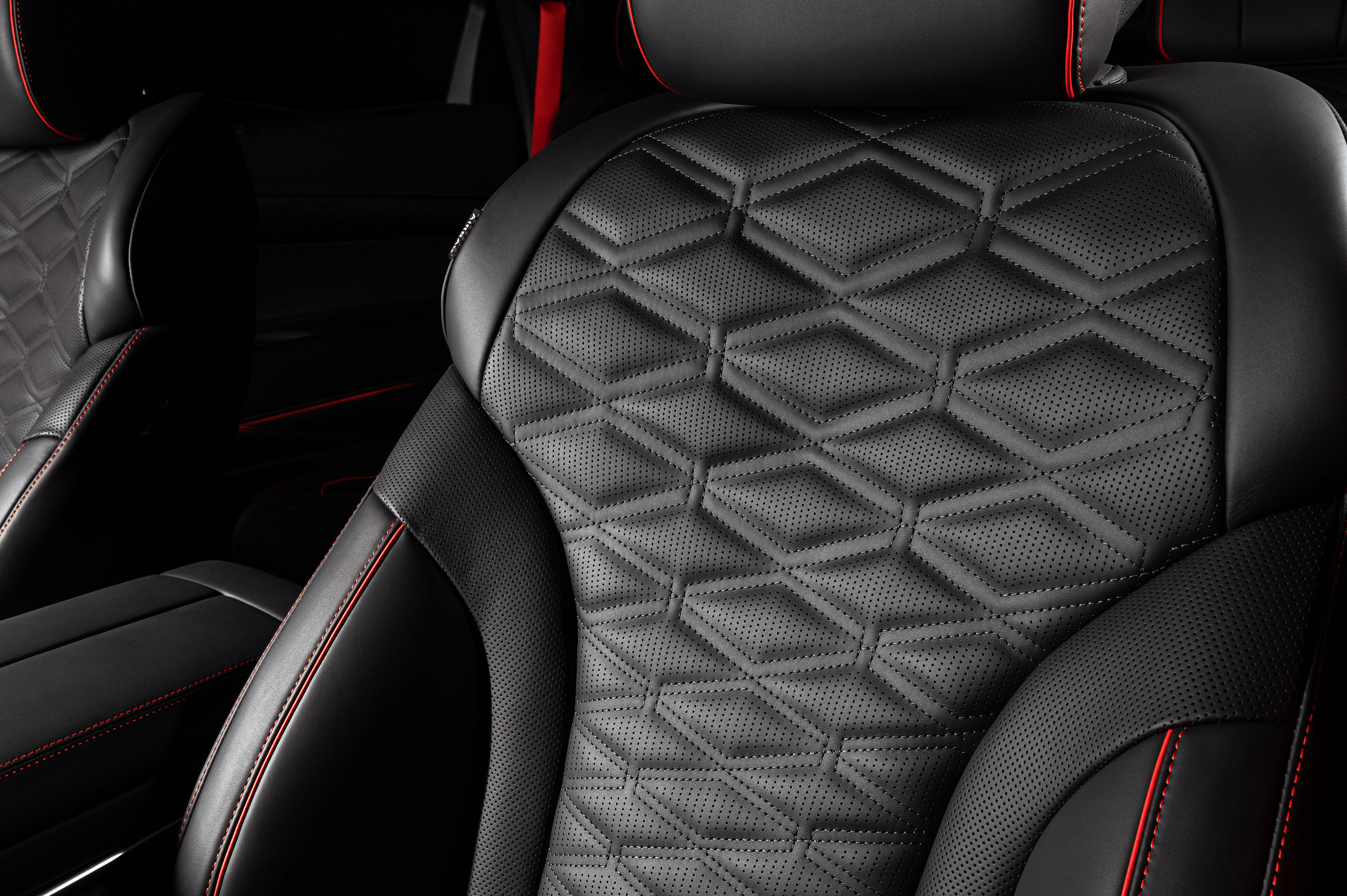 Feel the class of the Genesis GV80 Coupe from its dramatic silhouette to its luxurious touches throughout. (7)