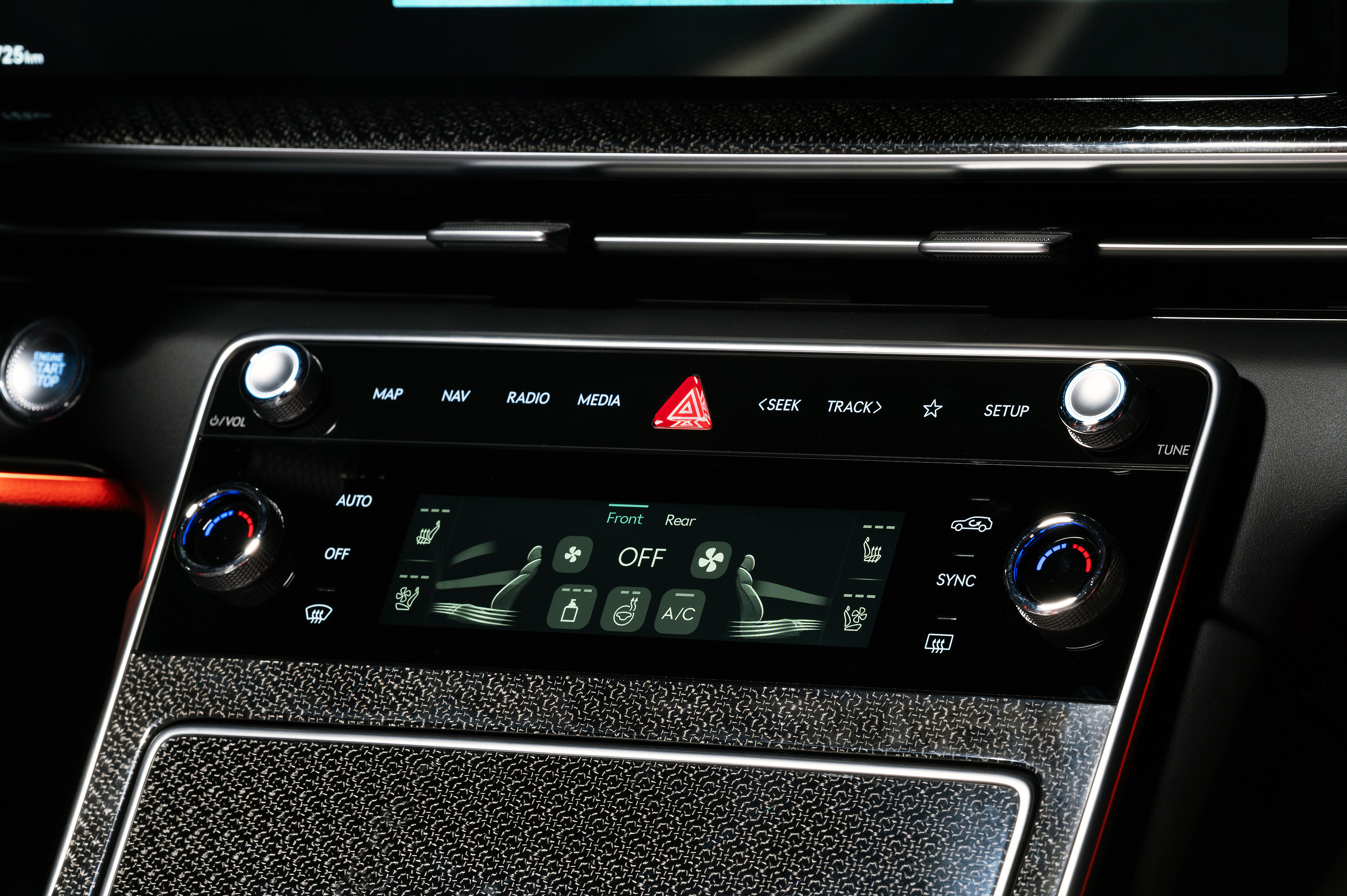 Feel the class of the Genesis GV80 Coupe from its dramatic silhouette to its luxurious touches throughout. (8)