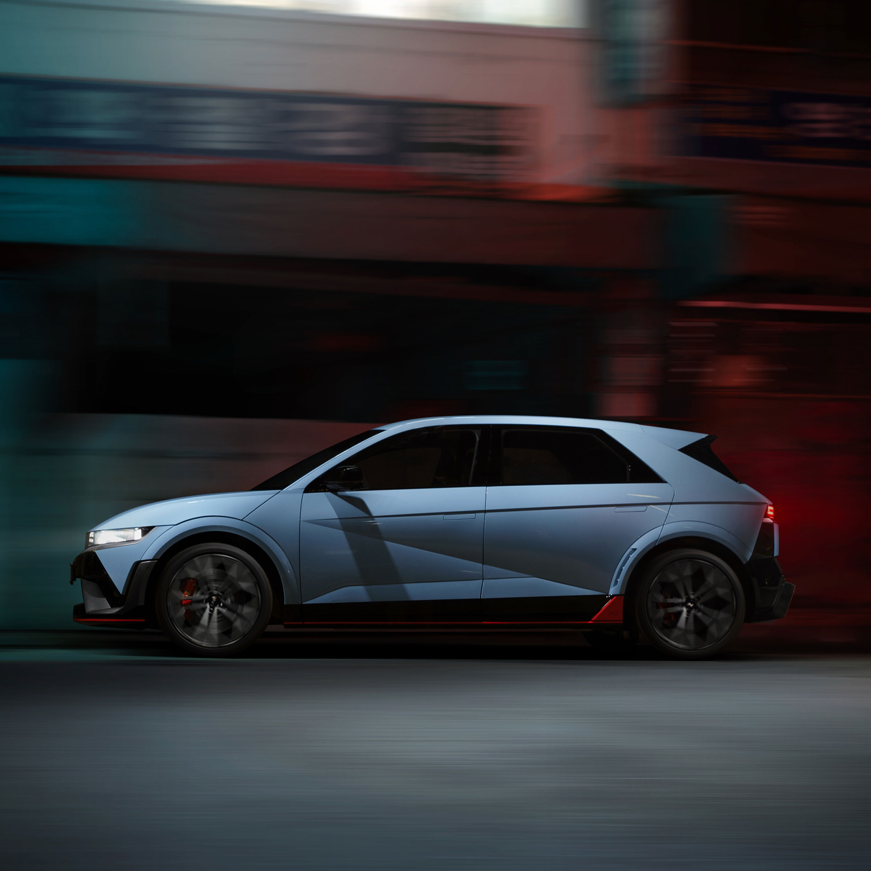 The sporty IONIQ 5 N adds an extra layer of excitement to your driving adventure. (9)