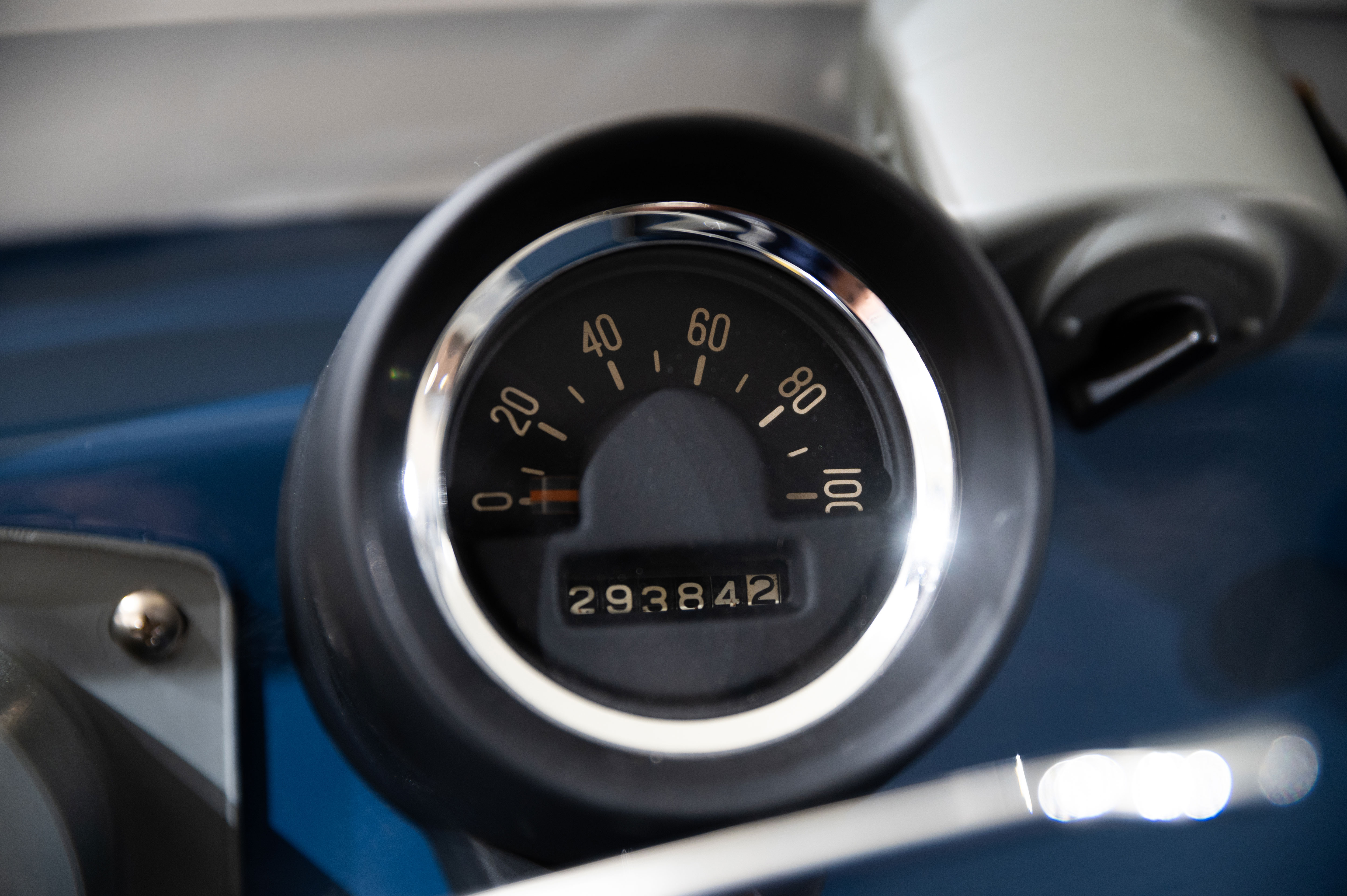 기아 T-600 실내 원형 속도계