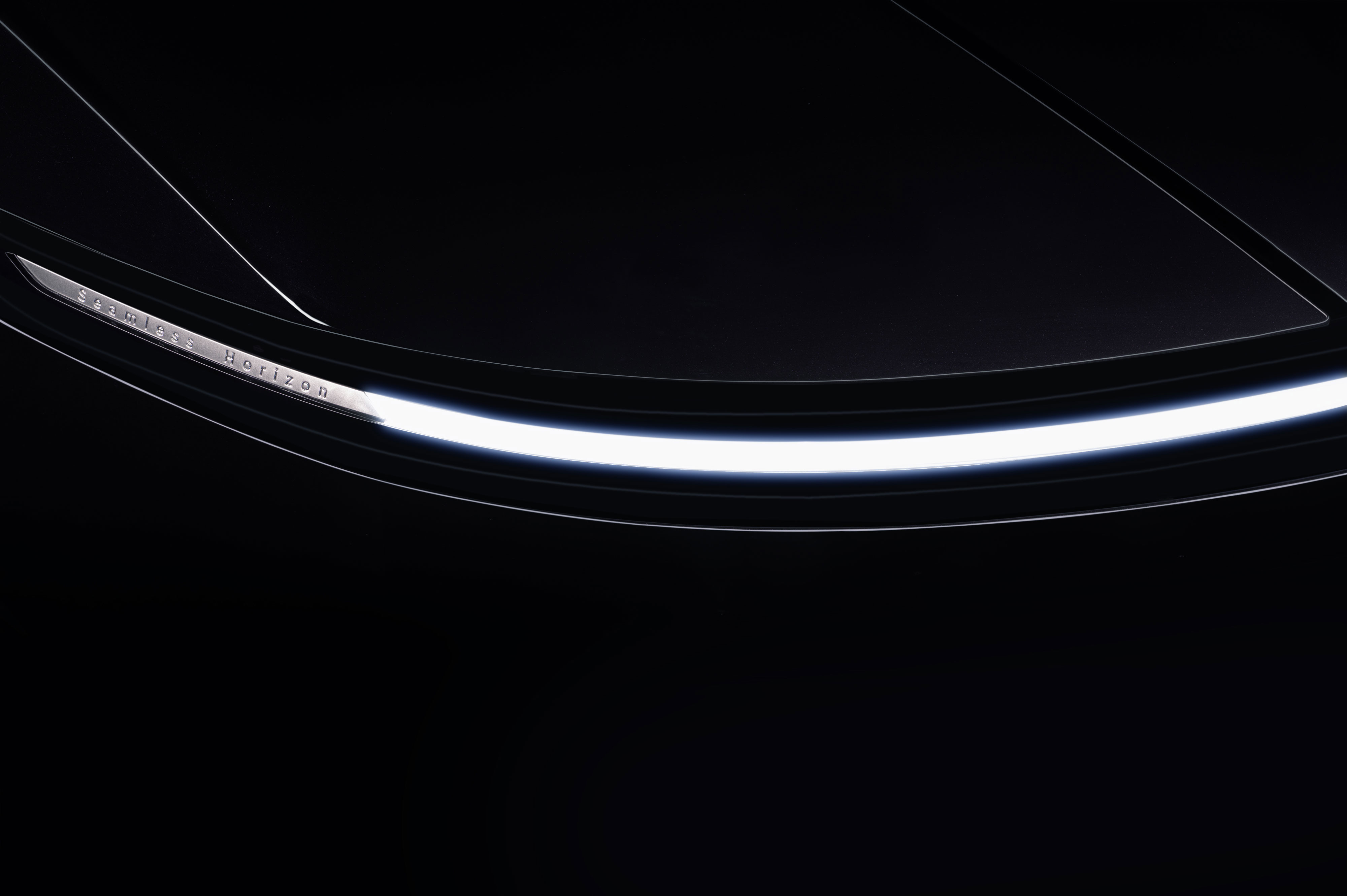 Relish the futuristic yet timeless build of the all new AZERA (4)