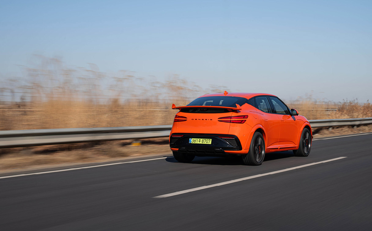 제네시스 GV60 마그마의 모습