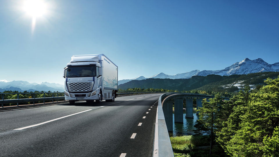 현대차 ‘엑시언트 수소전기트럭’ 유럽 누적 주행거리 2,000만 km 달성-main