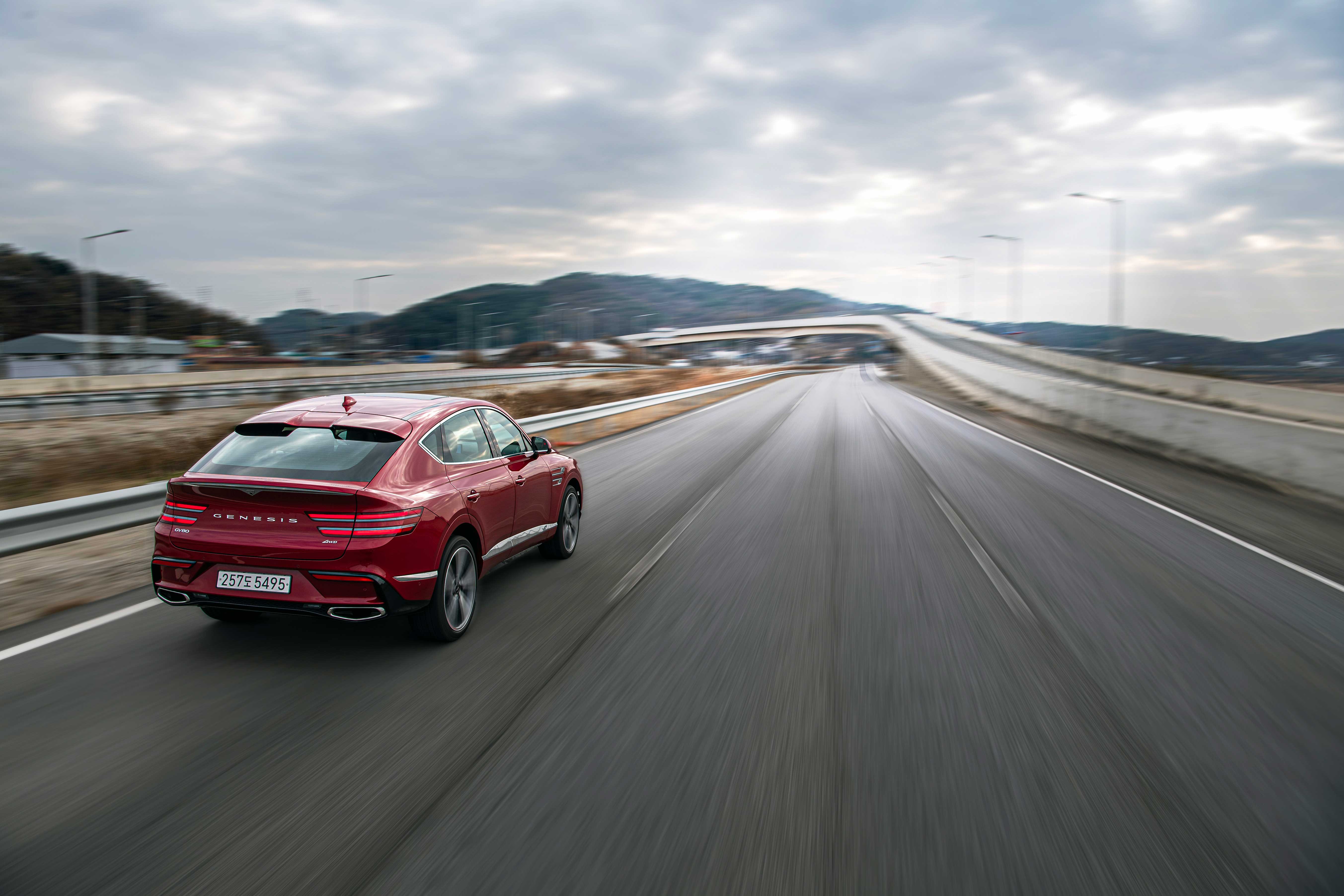 제네시스 GV80쿠페 후방쿼터뷰 롱샷