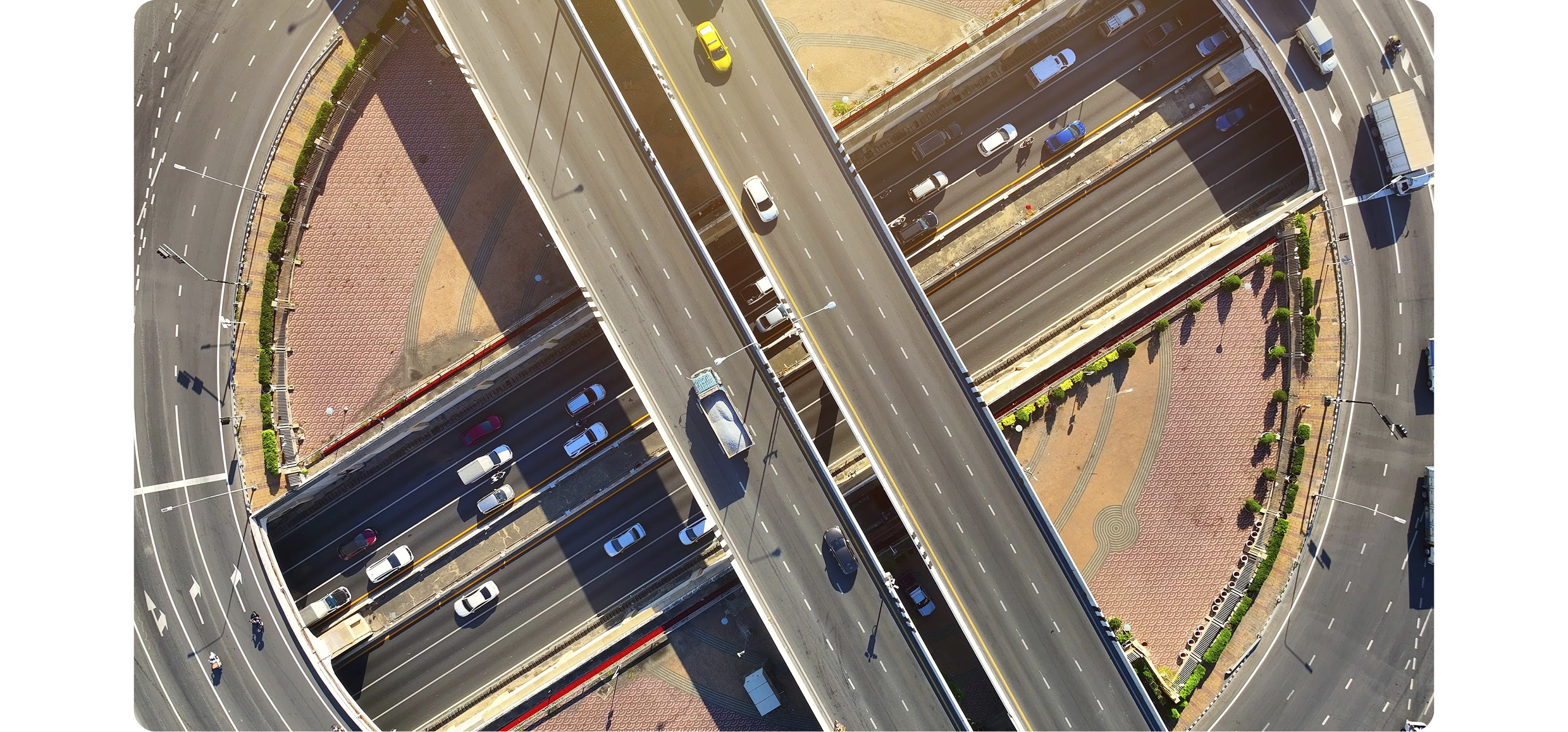 고속도로 주행 이미지