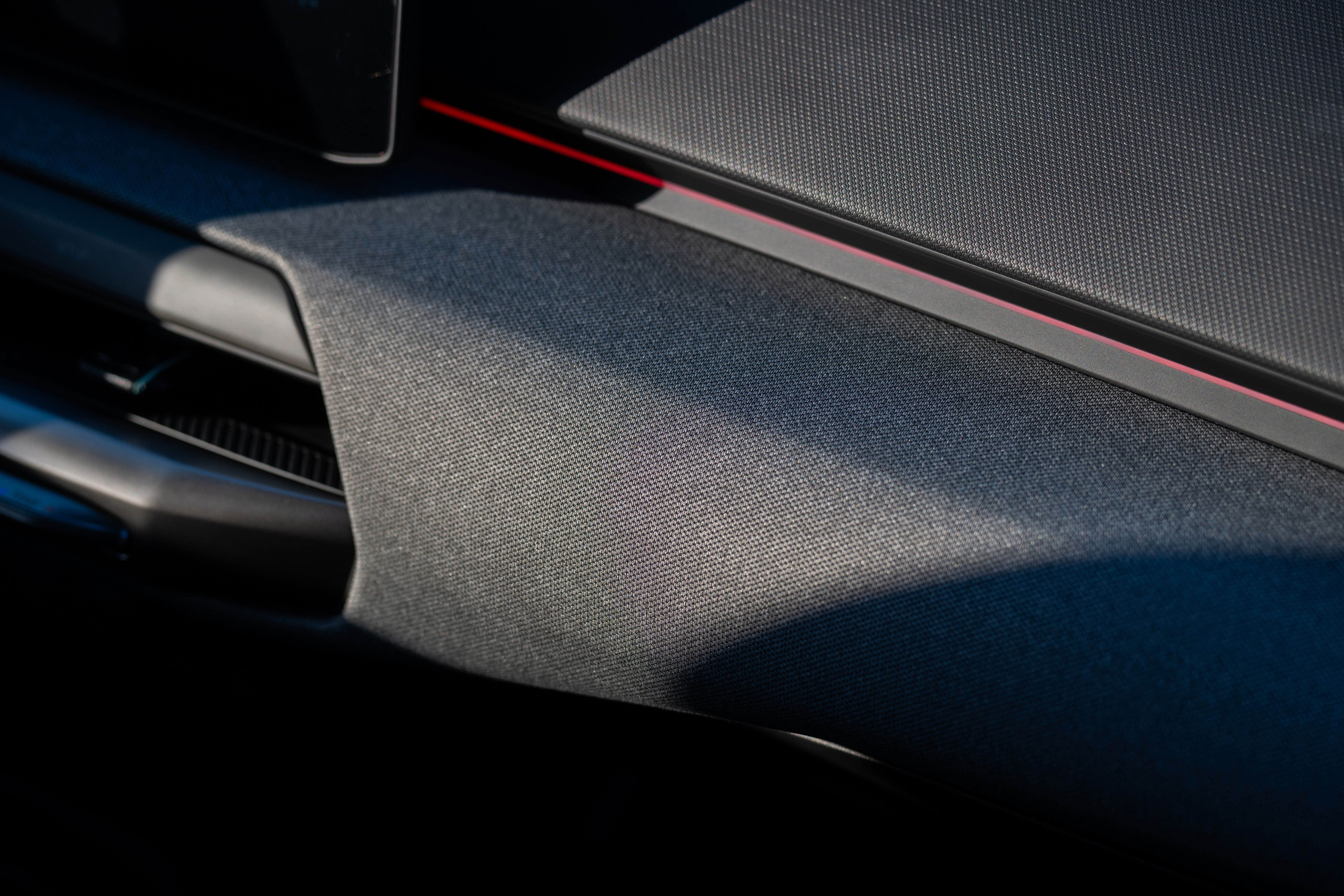 The Kia EV4 moves naturally through everyday moments (7)