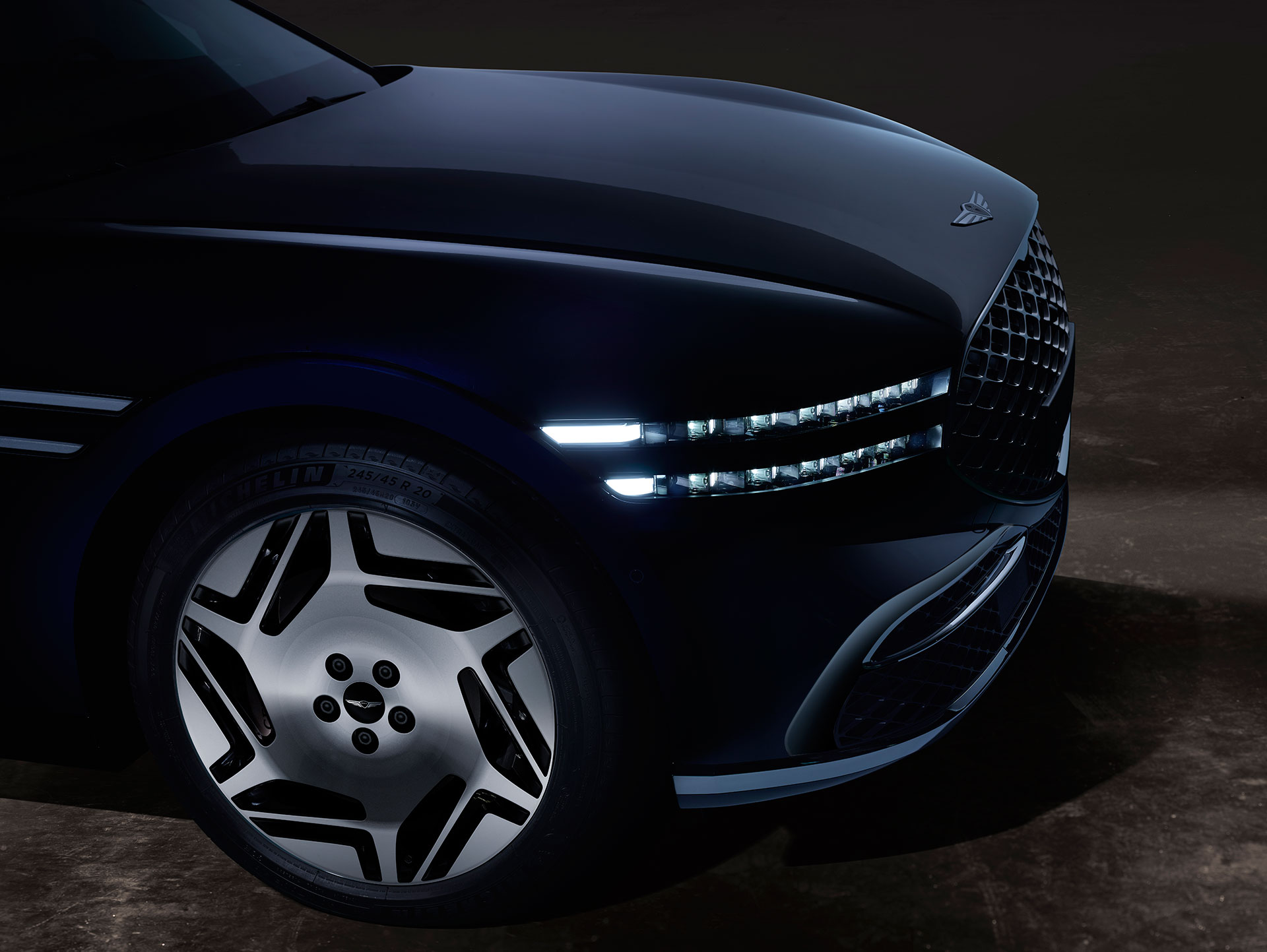 Genesis G90, combination of sleek and dynamic outlook with luxurious inner details (3)