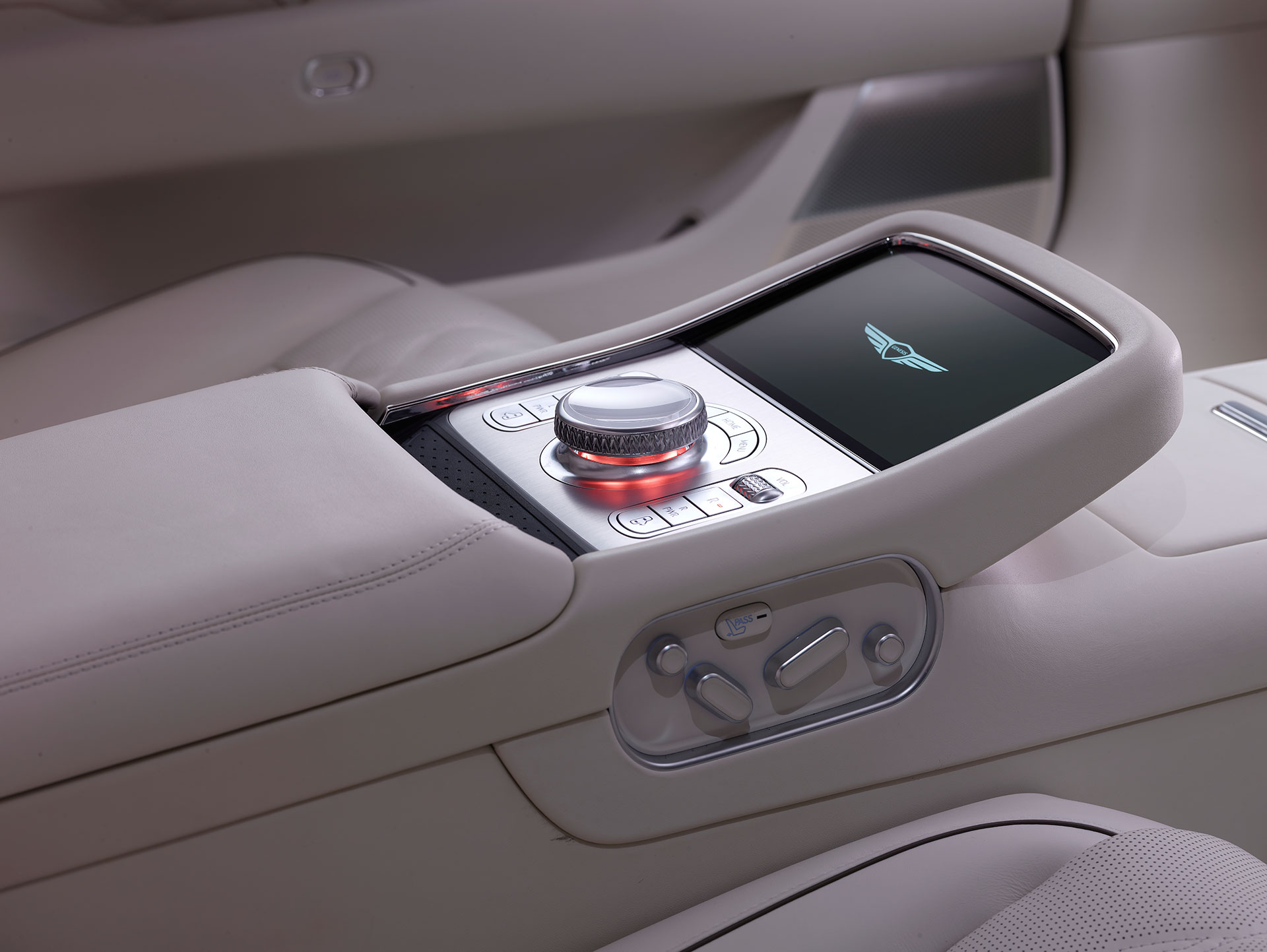 Genesis G90, combination of sleek and dynamic outlook with luxurious inner details (5)