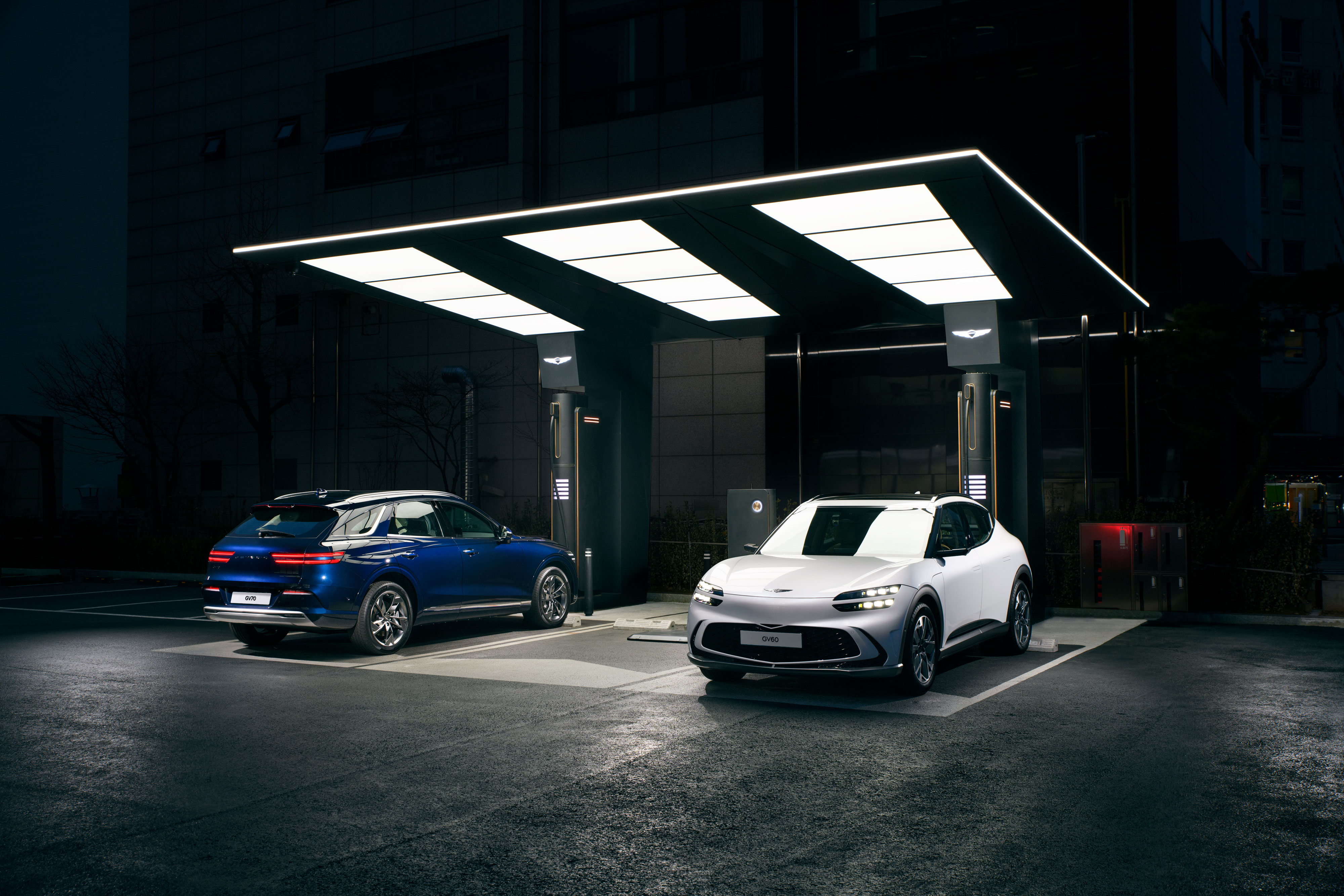 Explore GENESIS' unique space reflecting the design and authenticity of the brand (1)