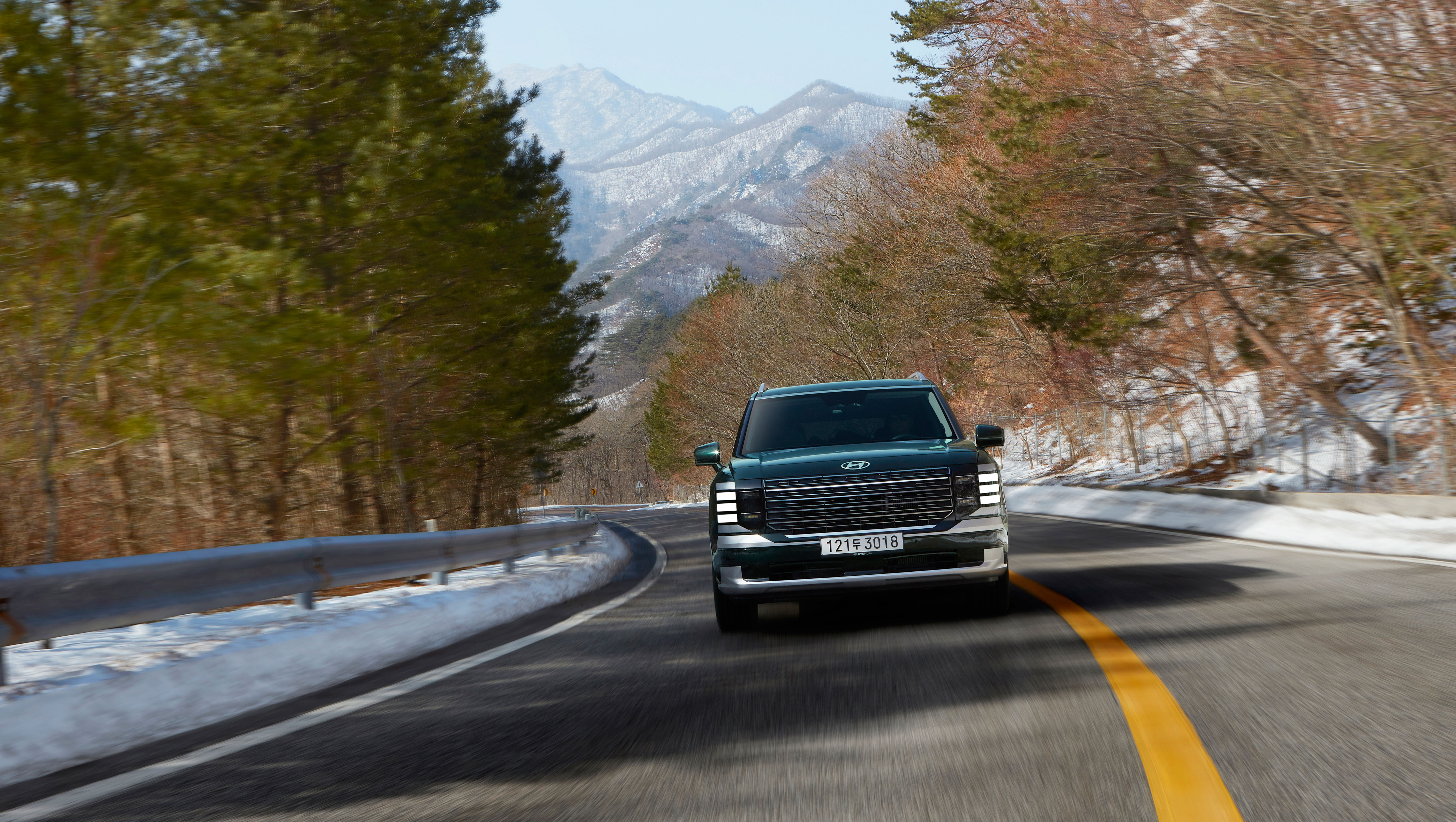 The all-new PALISADE Hybrid delivers the balance and capability (1)