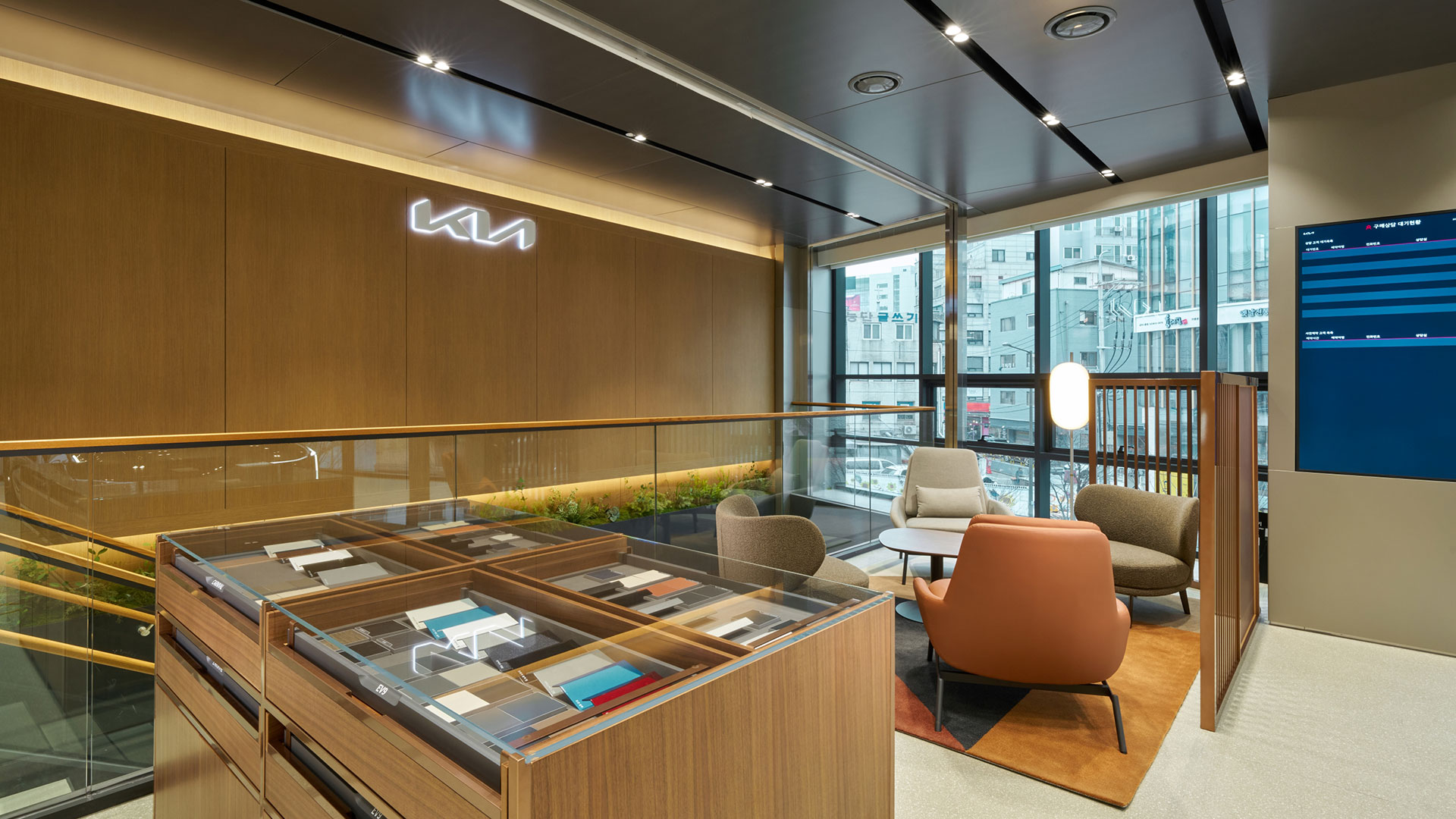 '기아 시흥 플래그십 스토어' 내부 전경-2