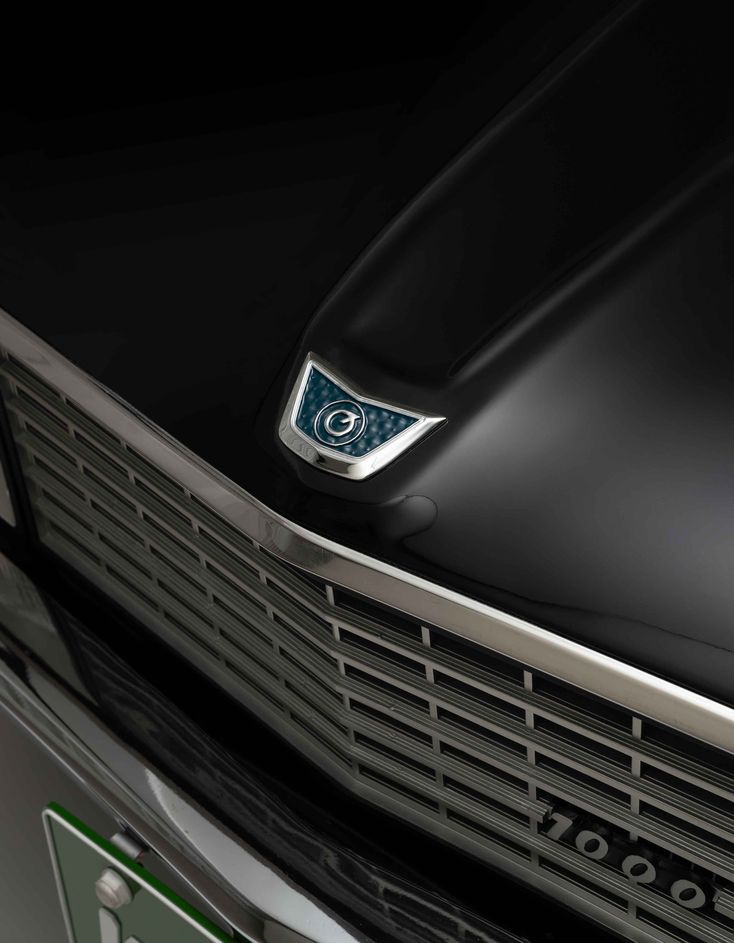 브리사 본네트 앰블럼