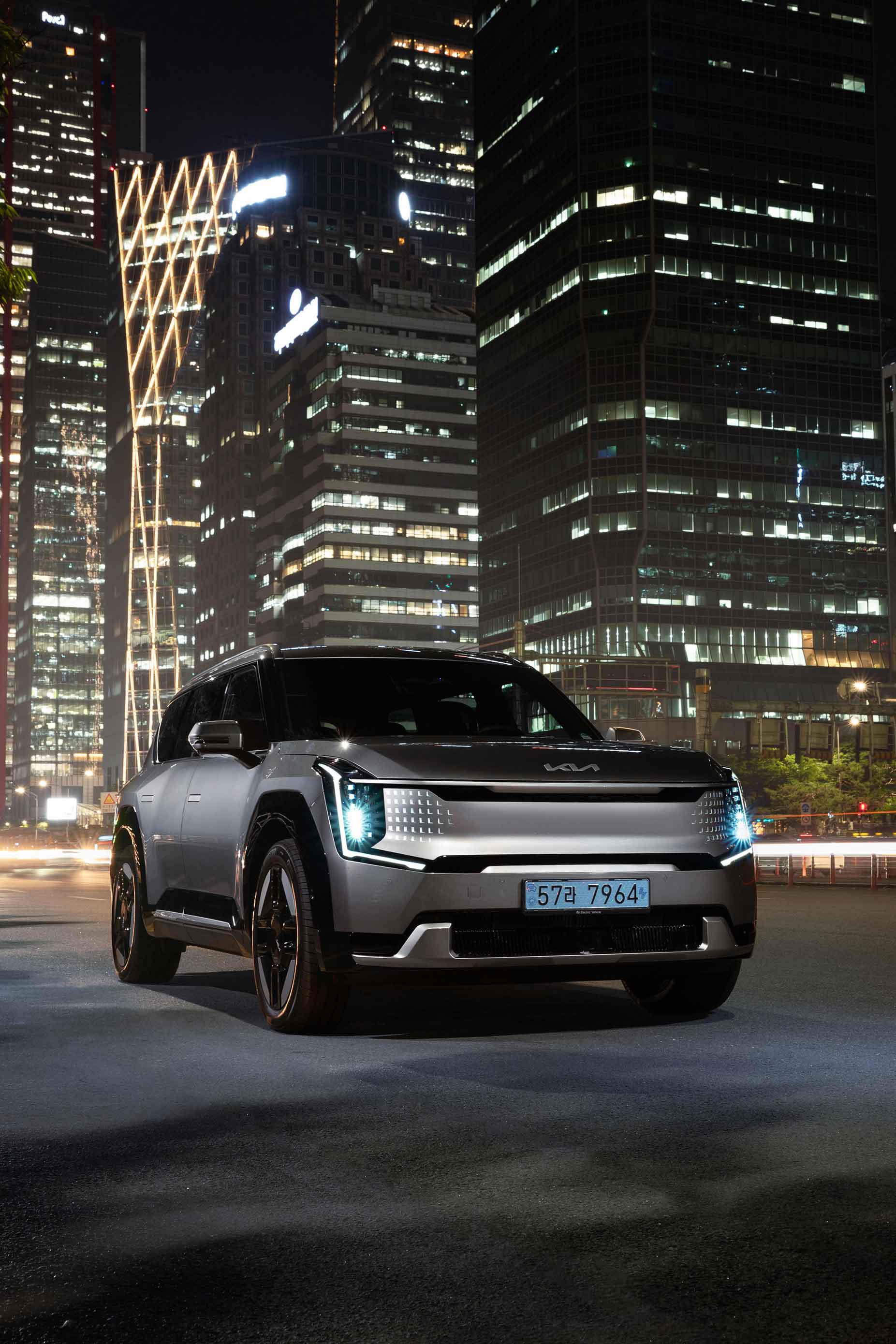 EV9 전면 쿼터뷰