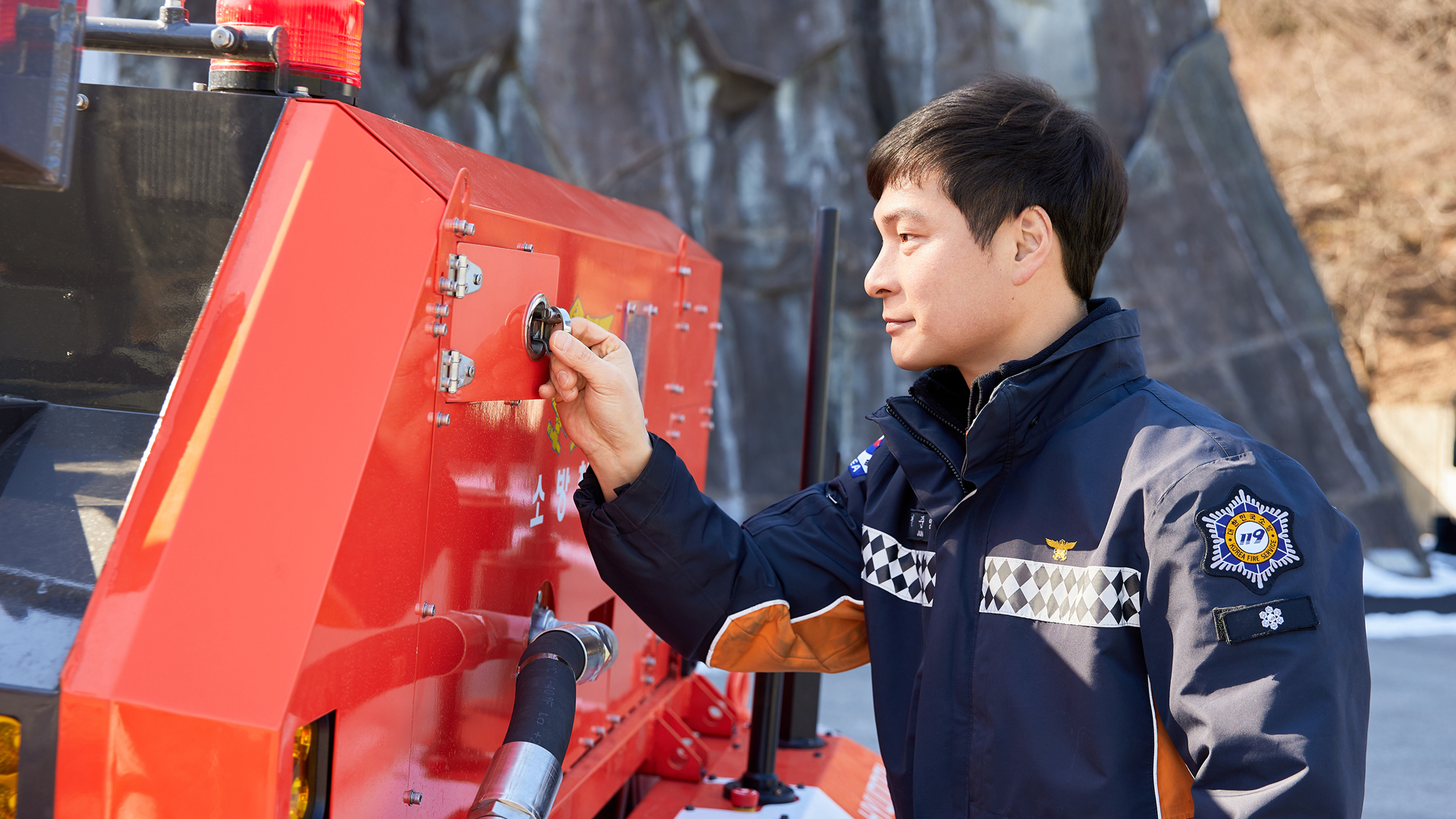 Jun-young Jeon, Fire Sergeant