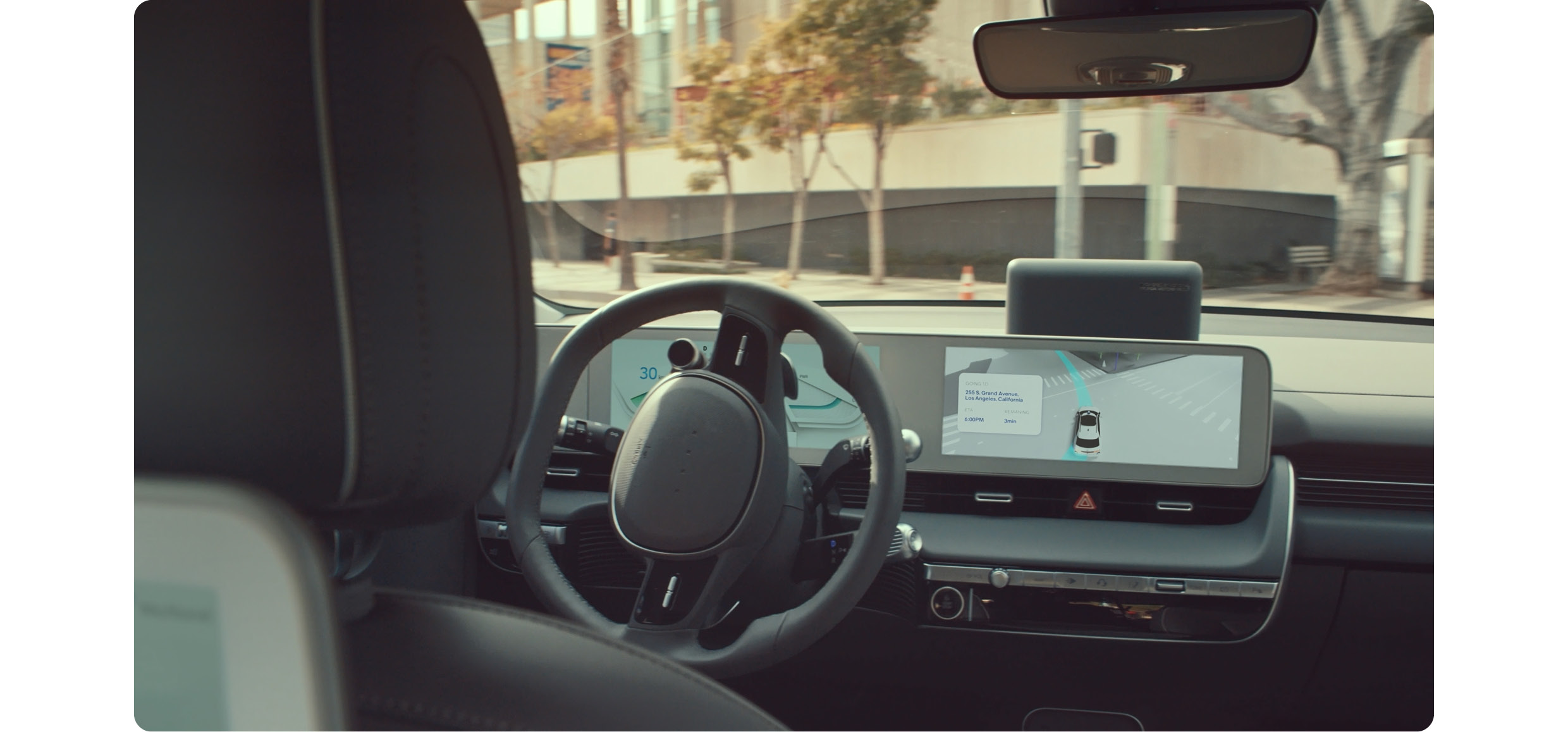 로보택시가 스스로 주행 중인 모습